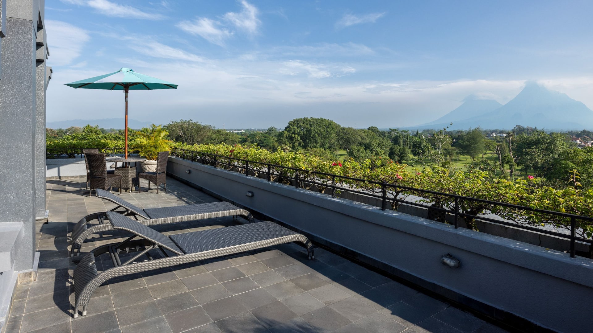 4/4 Hyatt Regency Yogyakarta Presidential Suite Balcony