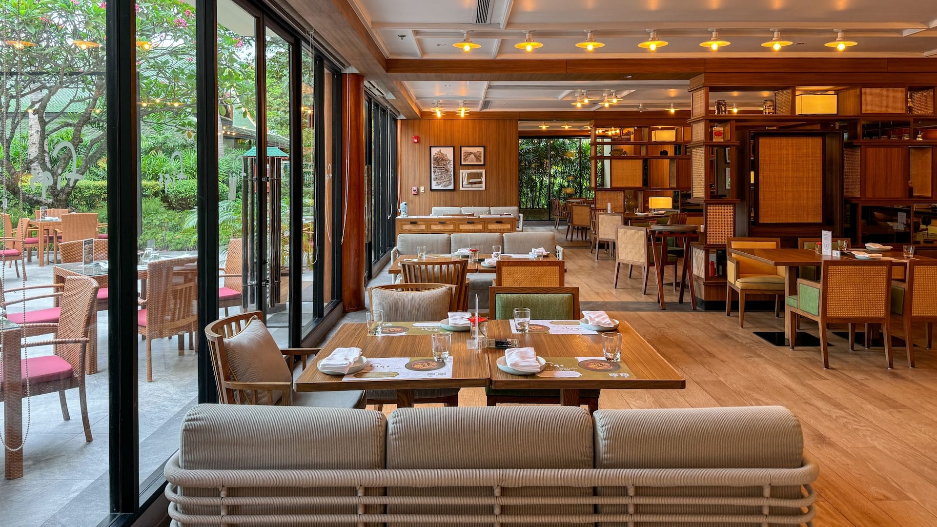 Hyatt Regency Hua Hin Figs Restaurant Overview