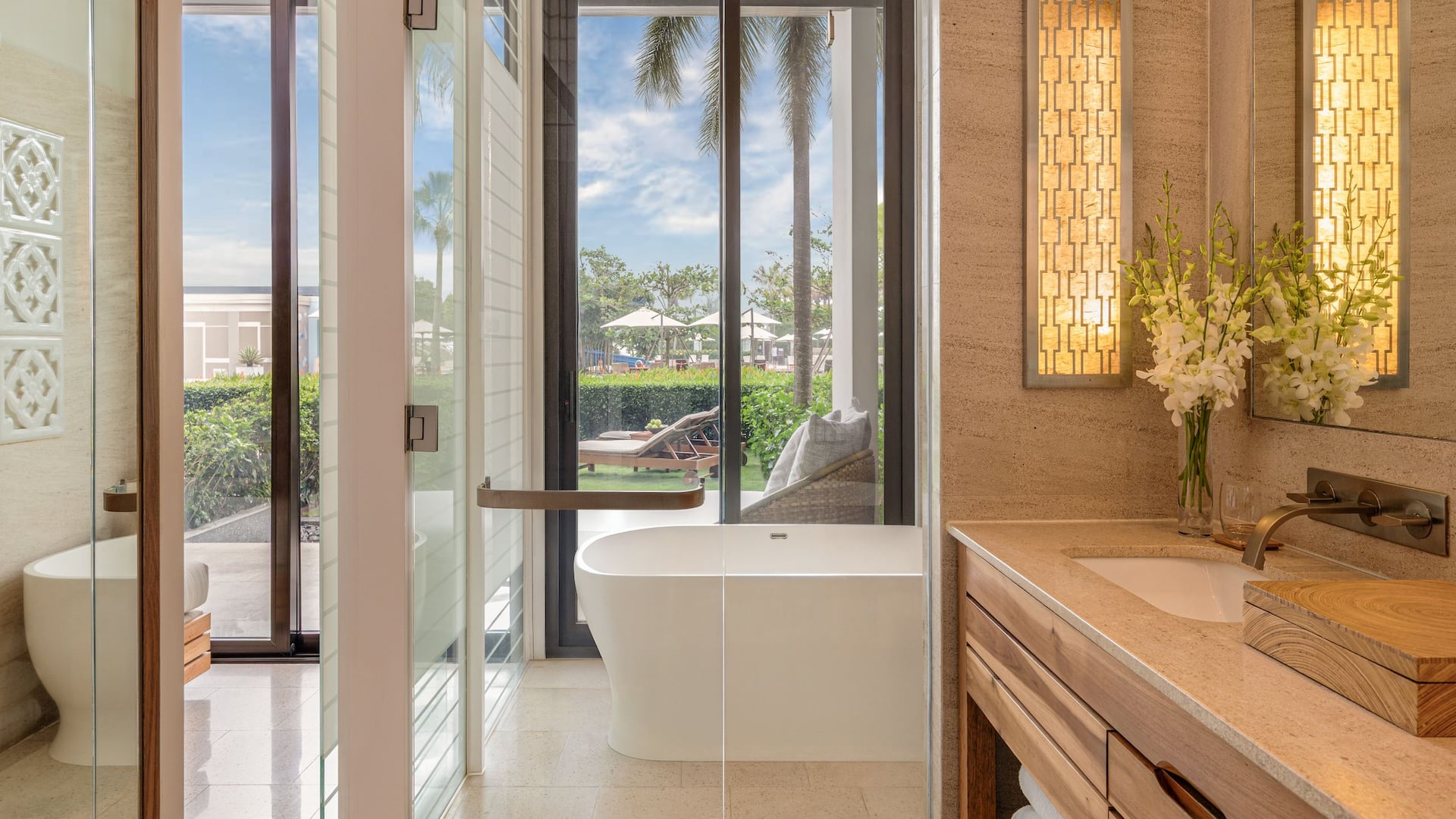 第 3，共 5 Hyatt Regency Danang Resort and Spa Twin Beds with Garden Bathroom