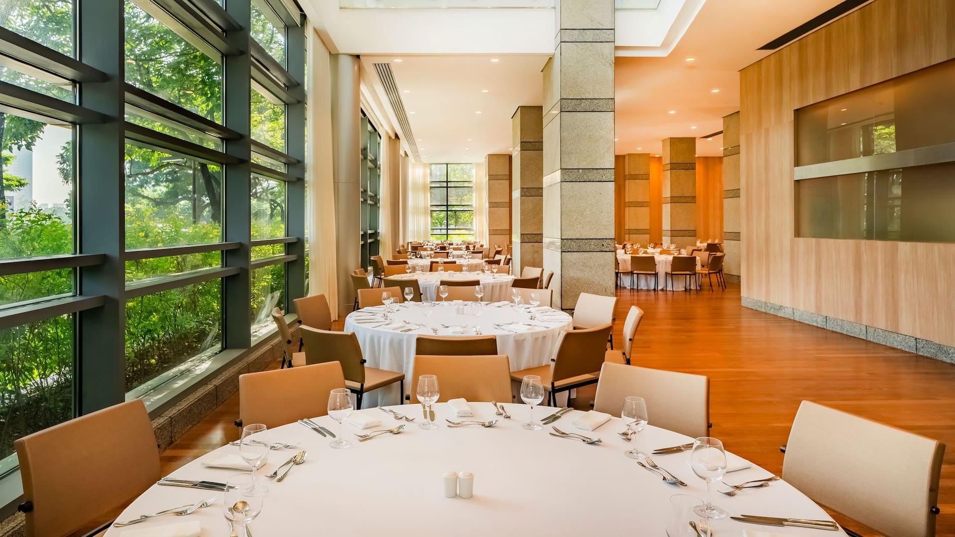 5 of 5 Grand Hyatt São Paulo Origem Dinner Setup Side