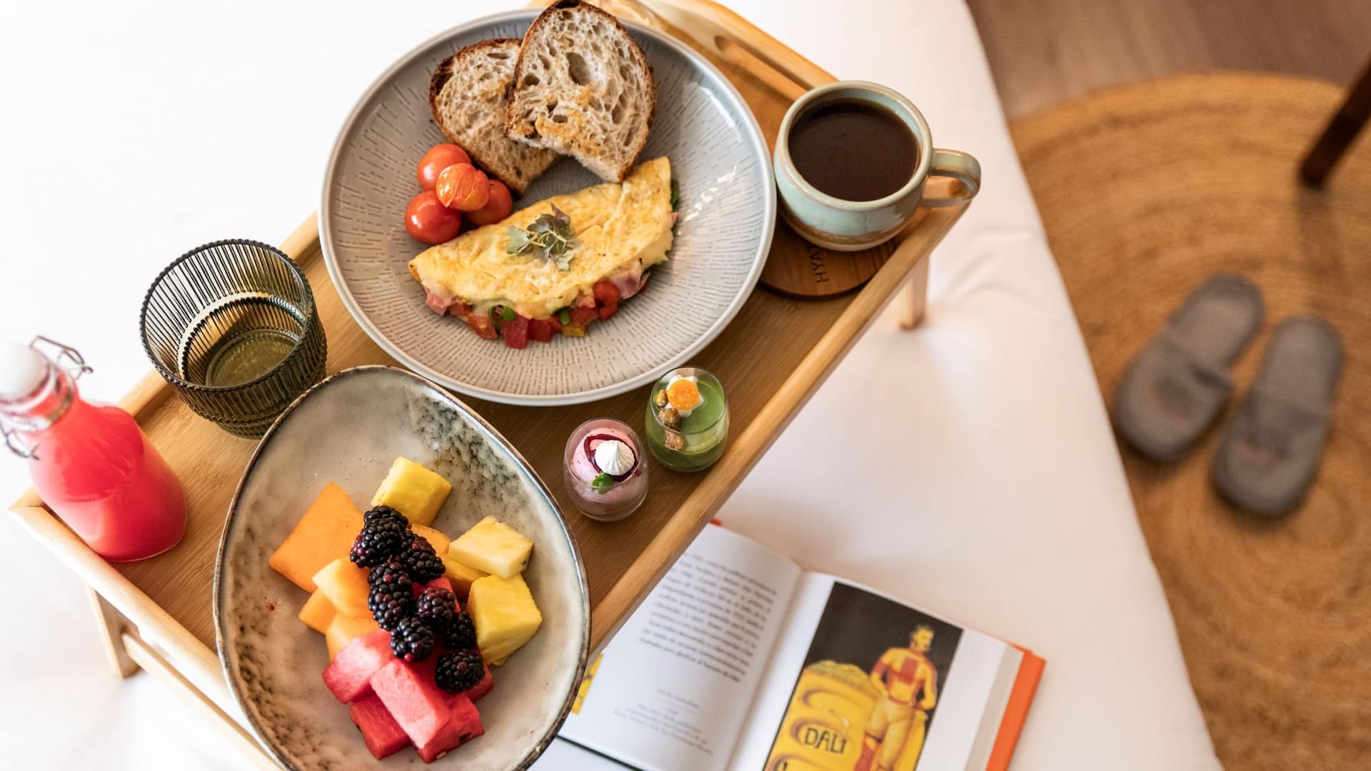 2 de 2 Hyatt Centric San José Escazú Room Service Cense Restaurant