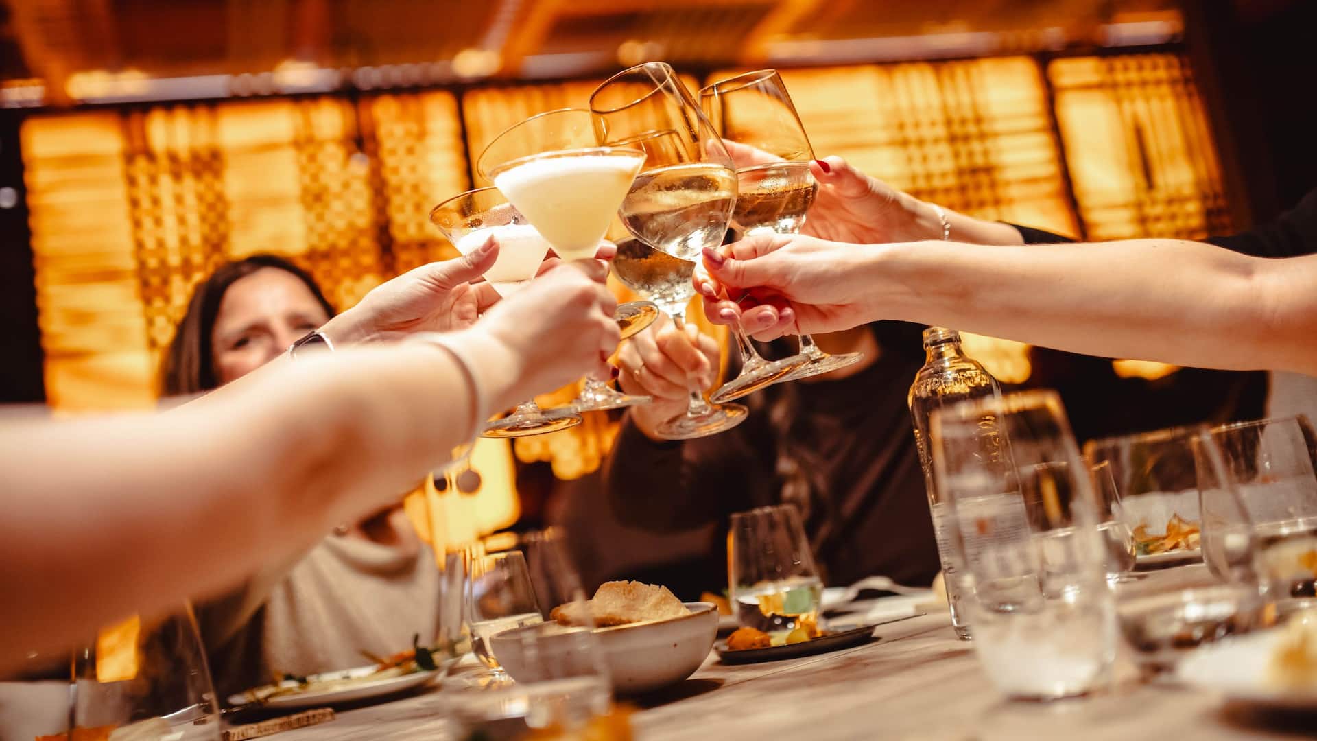 3 de 7 Grand Hyatt Barcelona Maymanta Restaurant Cheers Glass