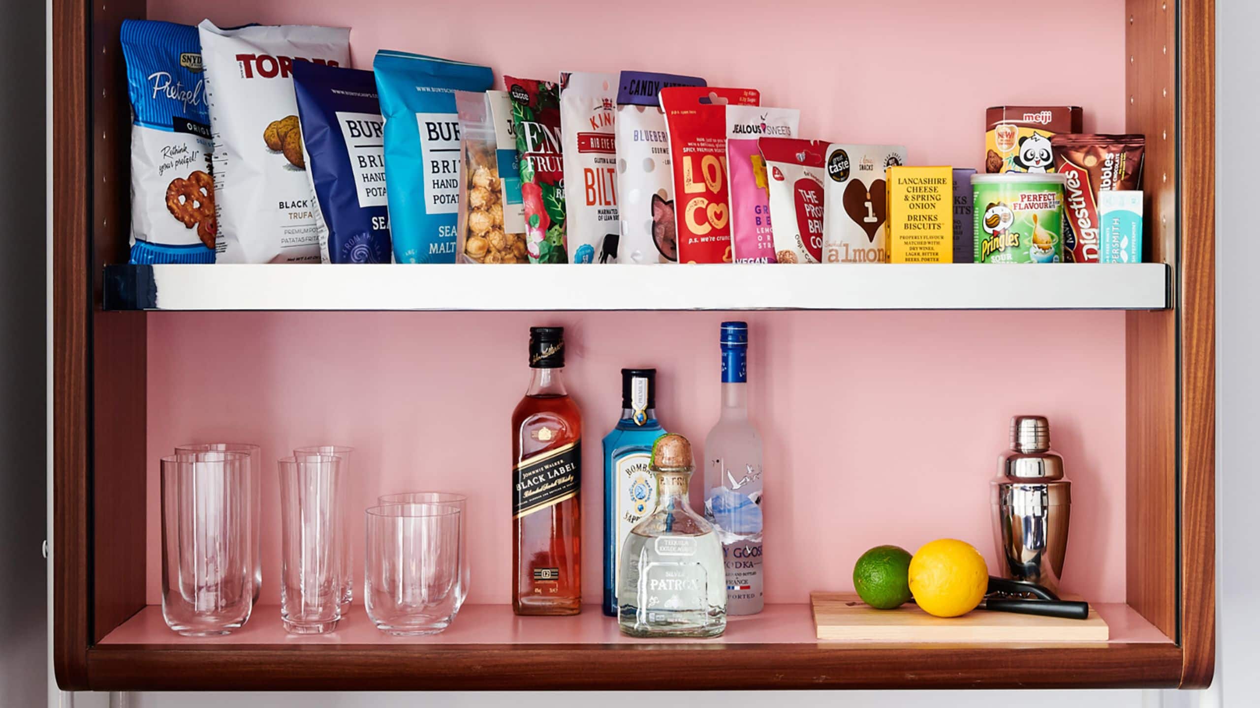 3/3 The Standard, London Queens Standard Amenities