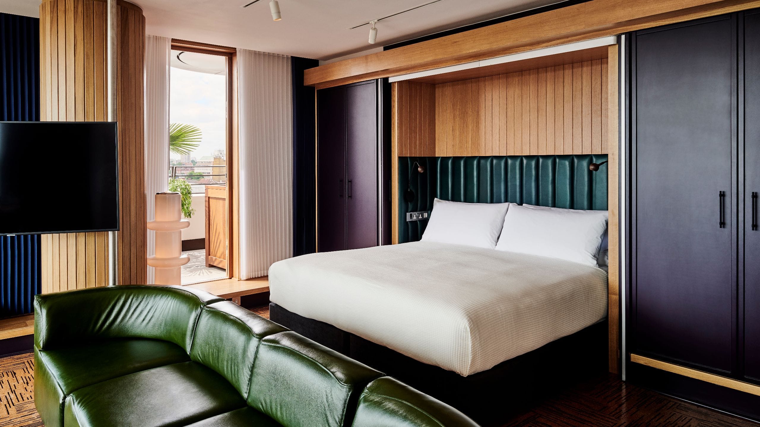 4/4 The Standard, London Suite Terrace Bed
