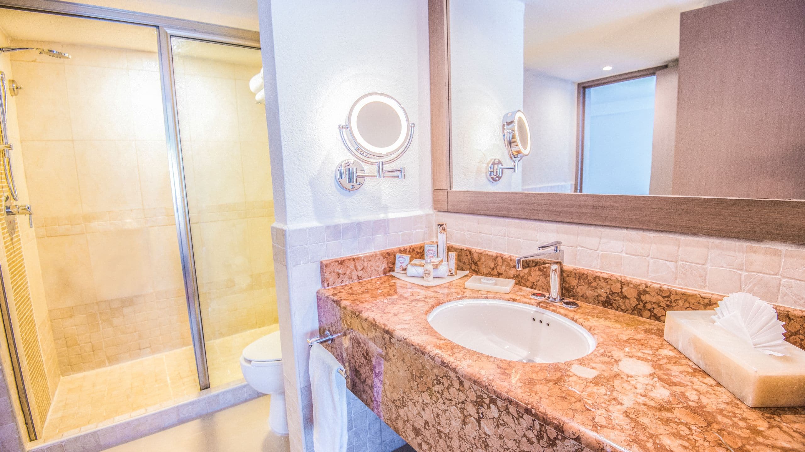 3 de 3 Sunscape Cancun Junior Suite Ocean View Bathroom