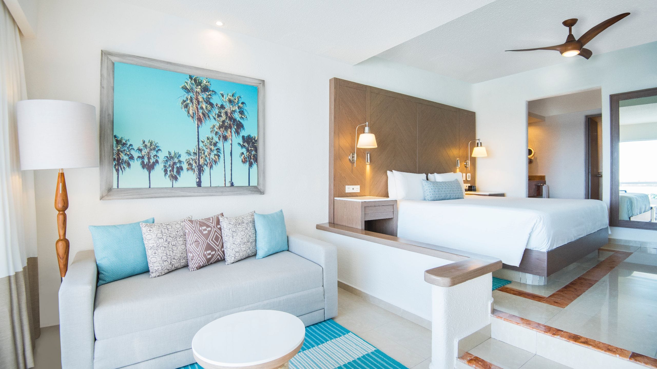 2 de 3 Sunscape Cancun Junior Suite Ocean View Sofa