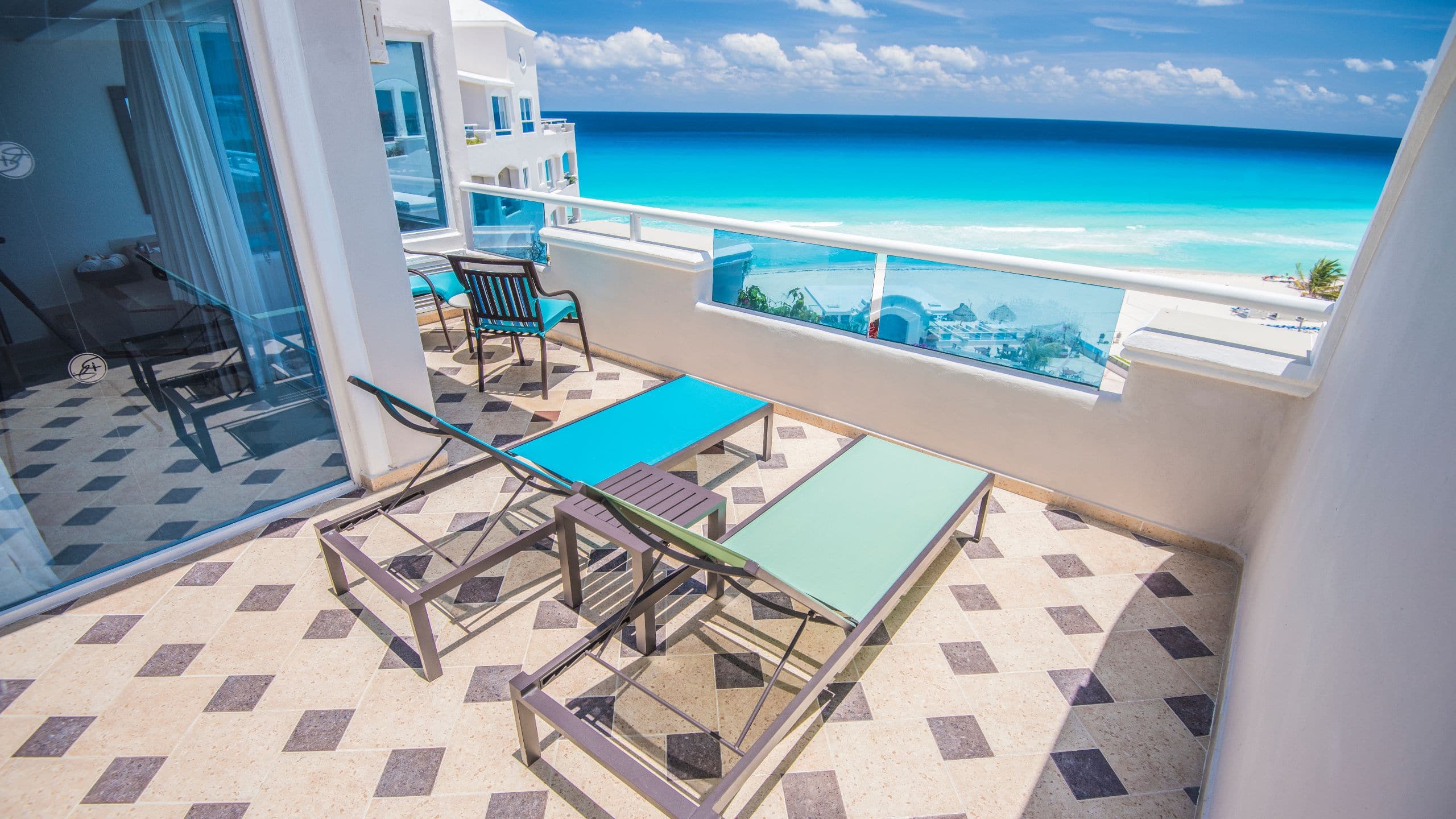 1 de 2 Sunscape Cancun Master One Bedroom Suite Ocean View Balcony