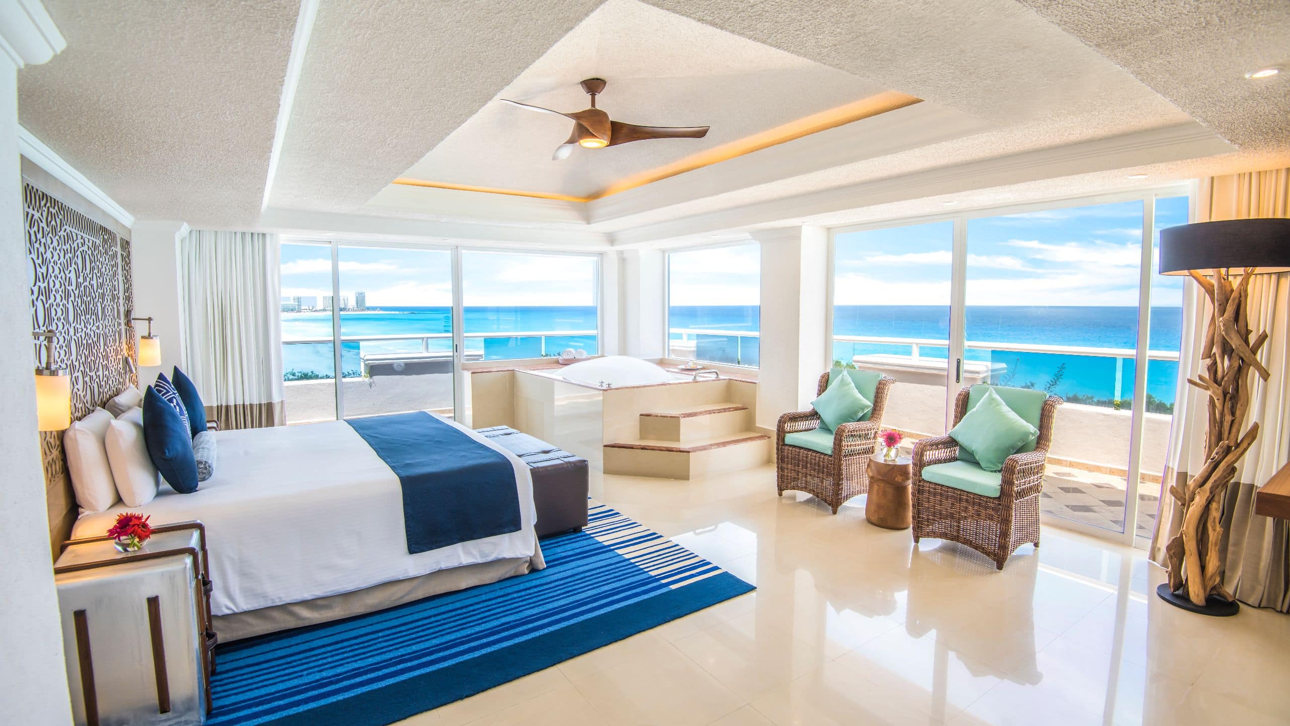 1 de 3 Sunscape Cancun Presidential Suite Bedroom