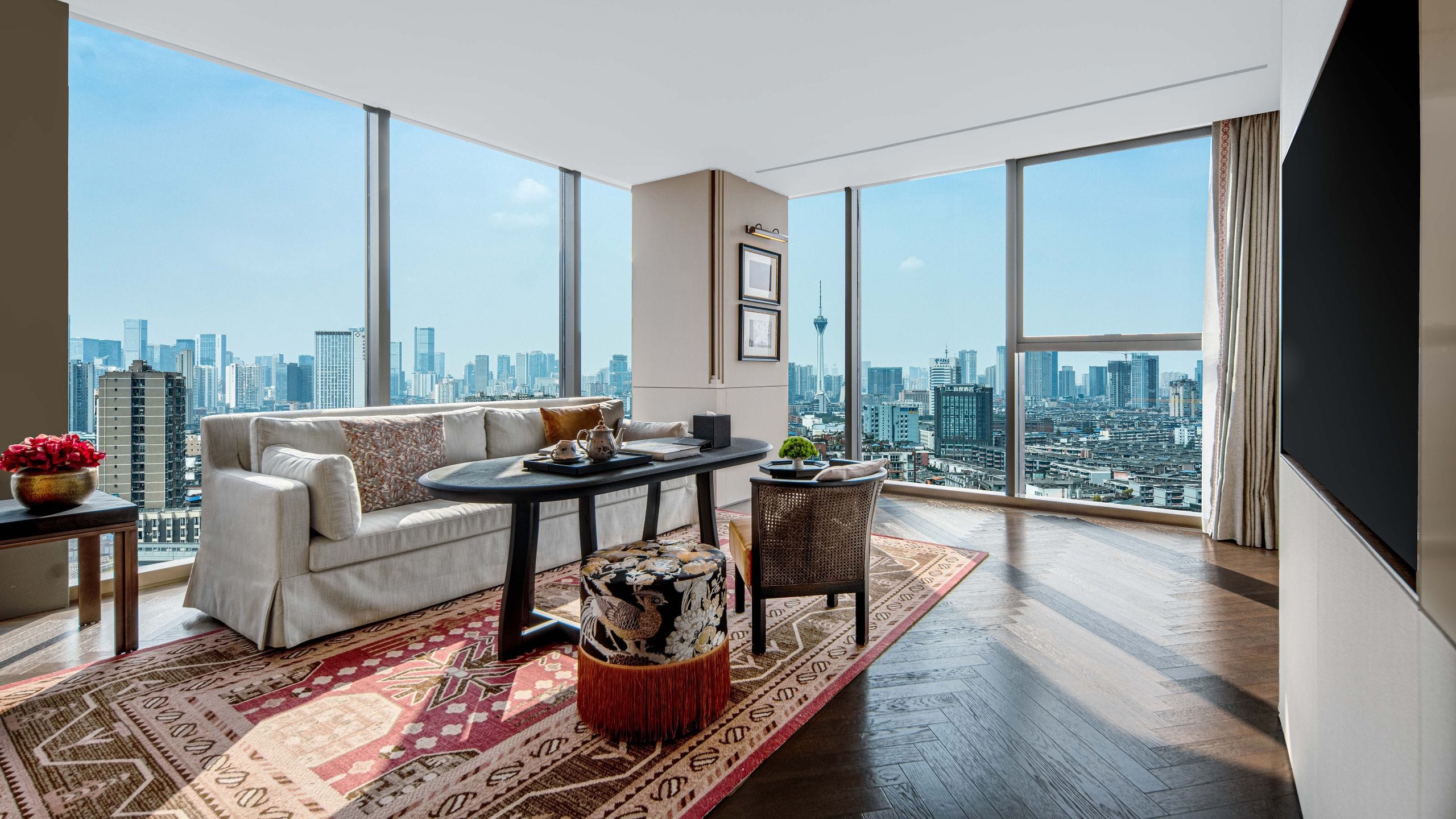 Mumian Chengdu Centric Suite King Living Room Garden View