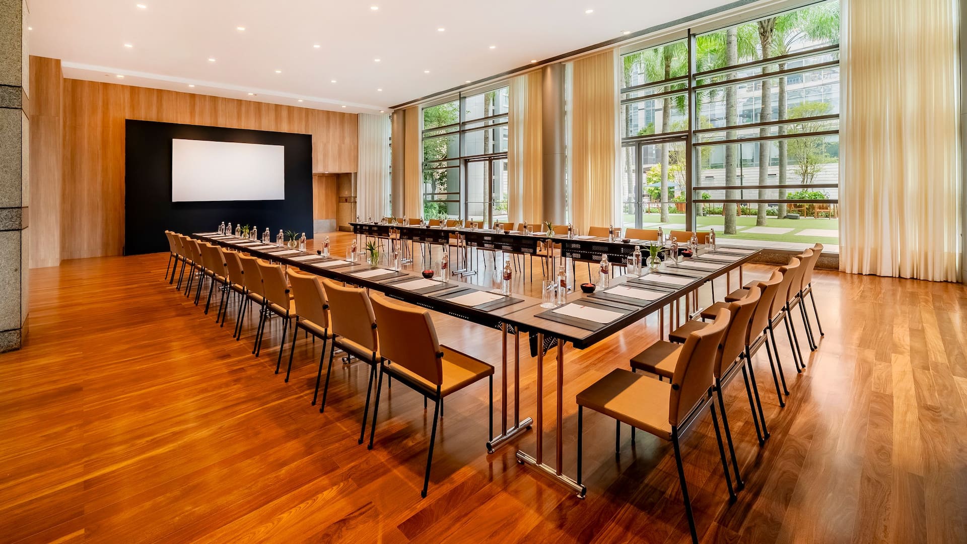 2 of 2 Grand Hyatt São Paulo Ballroom Jardim U Setup Back Left