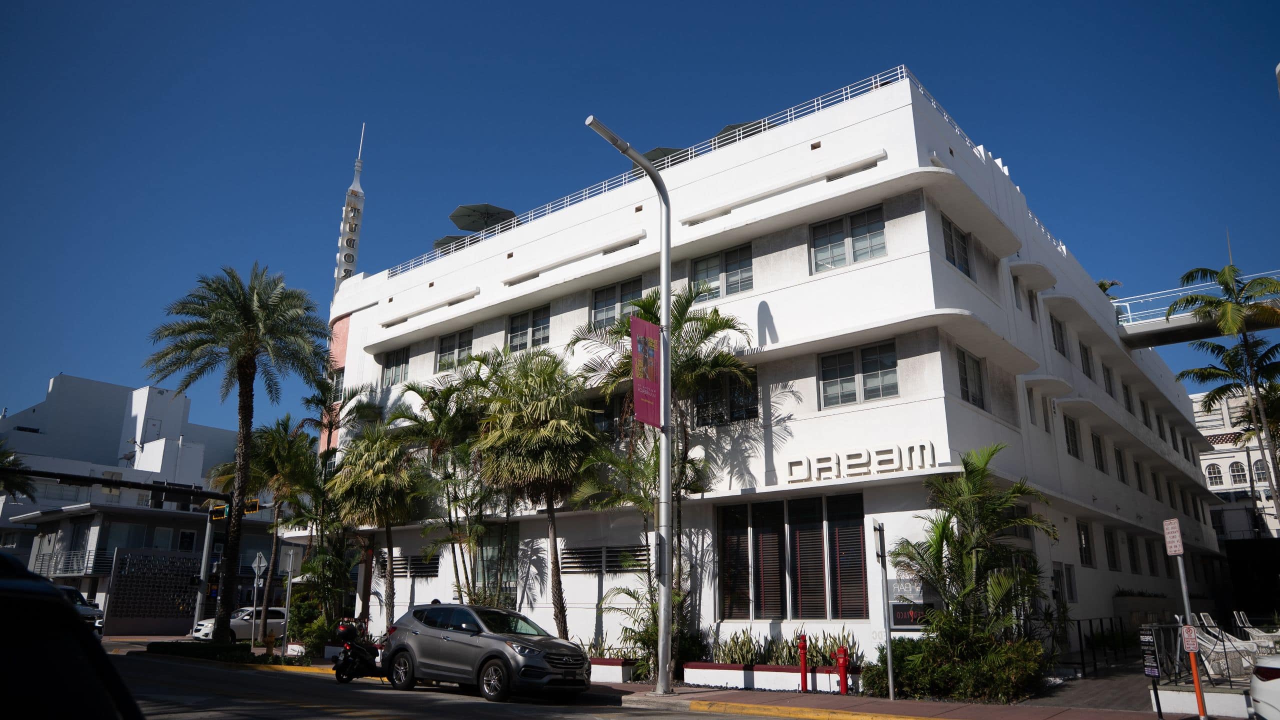 Dream South Beach Exterior Dream Sign