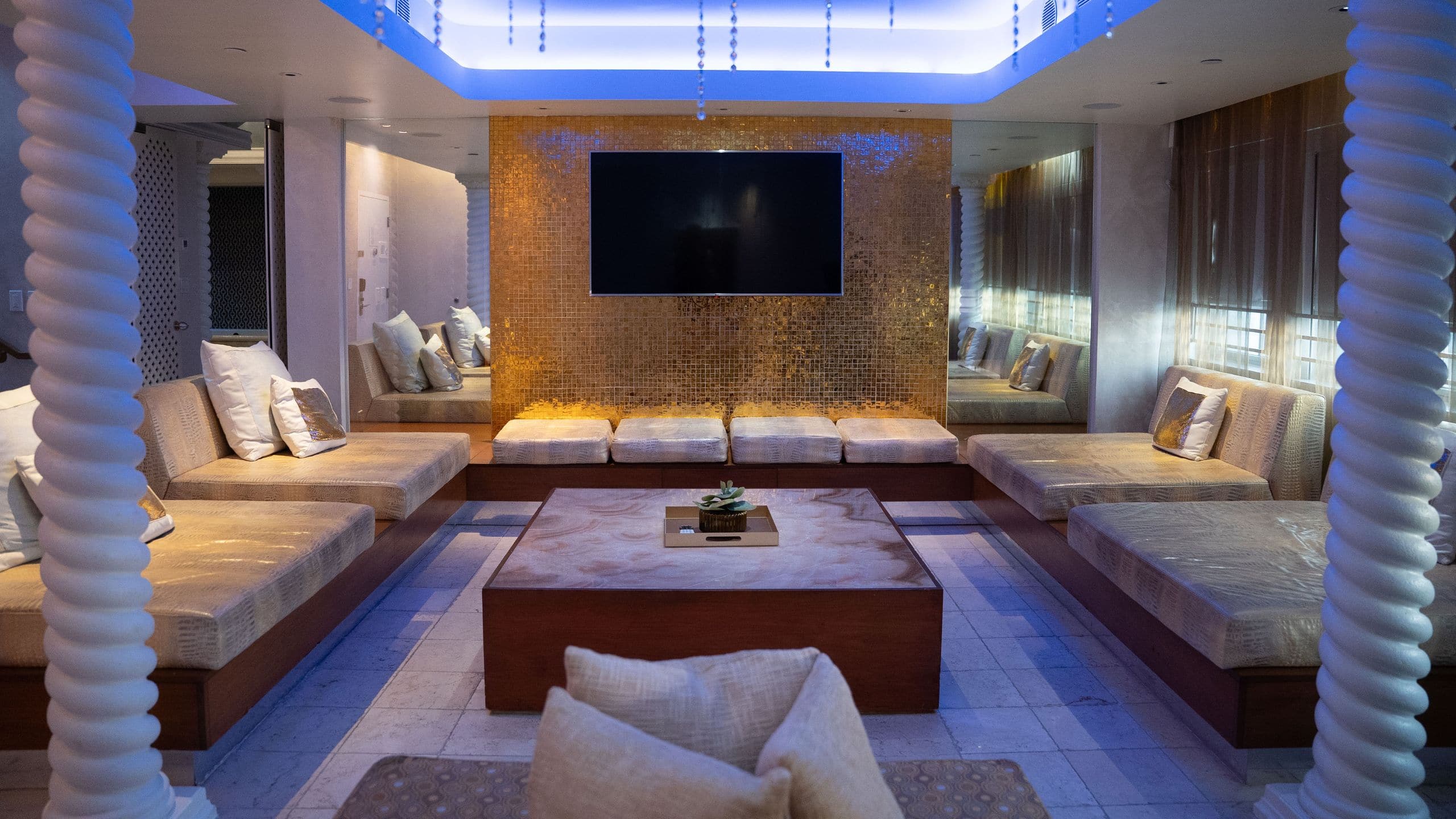 Dream South Beach Guest House Living Room