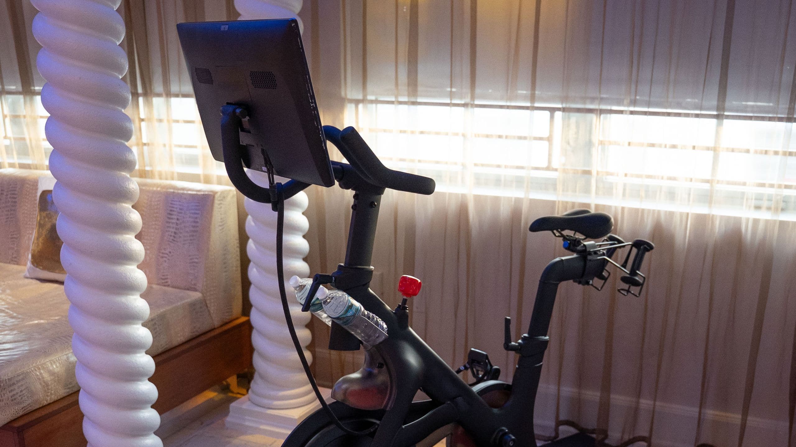 9 von 13 Dream South Beach Guest House Stationary Bike