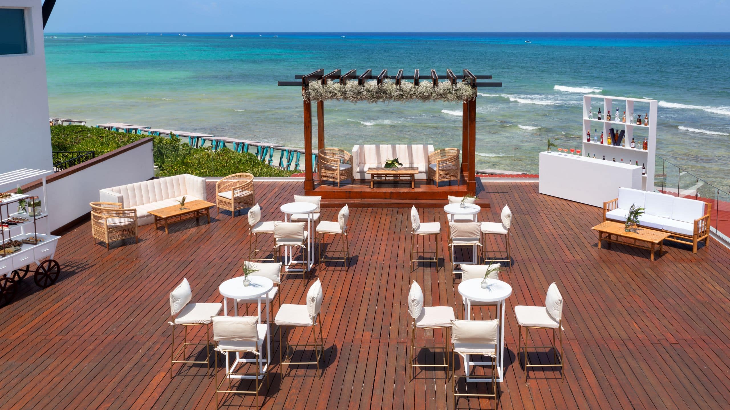 Hyatt Vivid Playa del Carmen Infinity Deck Cocktail Set Up