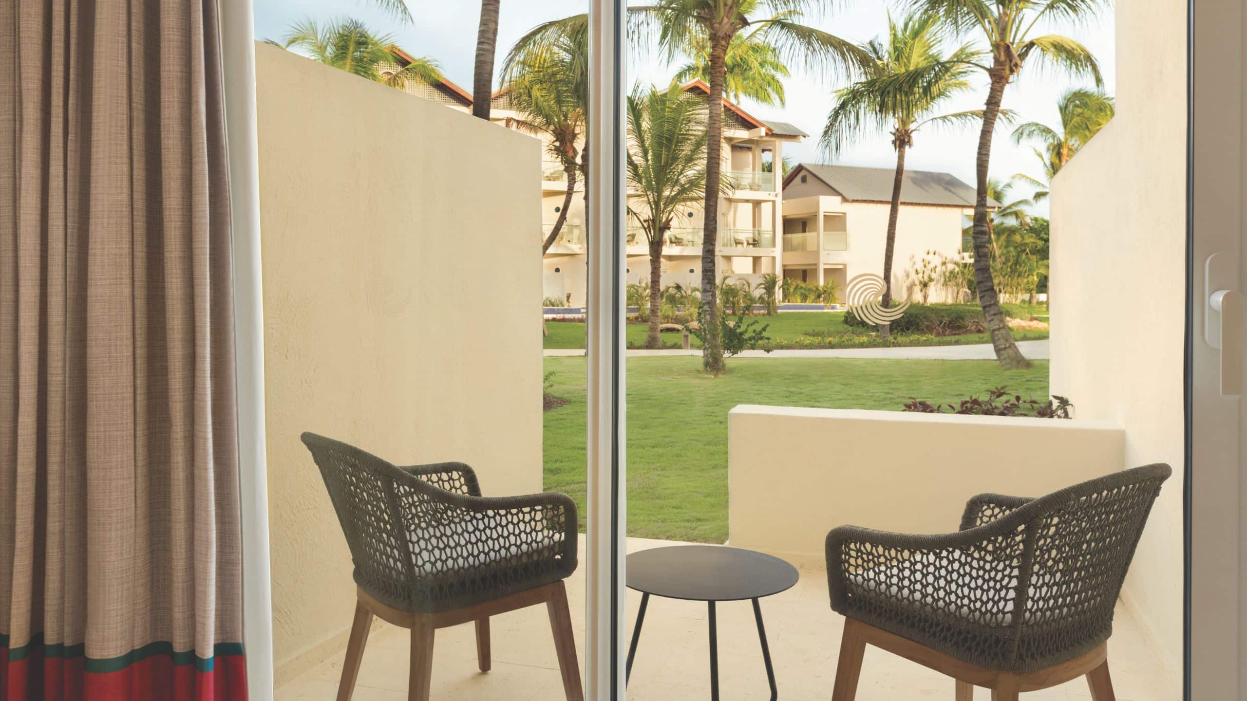 2 von 3 Secrets Bayahibe La Romana Deluxe Garden View King Balcony