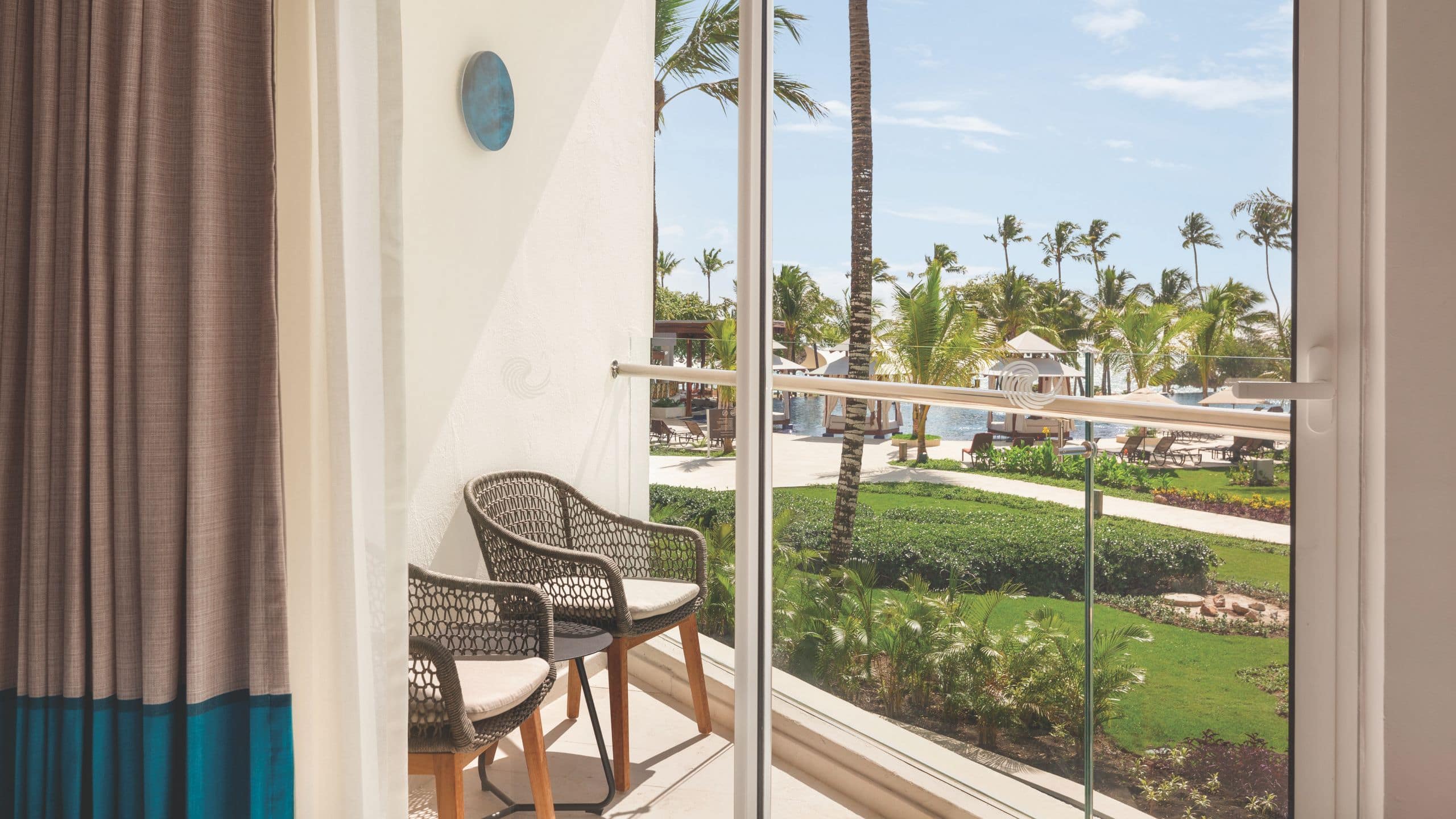 2 von 3 Secrets Bayahibe La Romana Partial Ocean View Queen Balcony