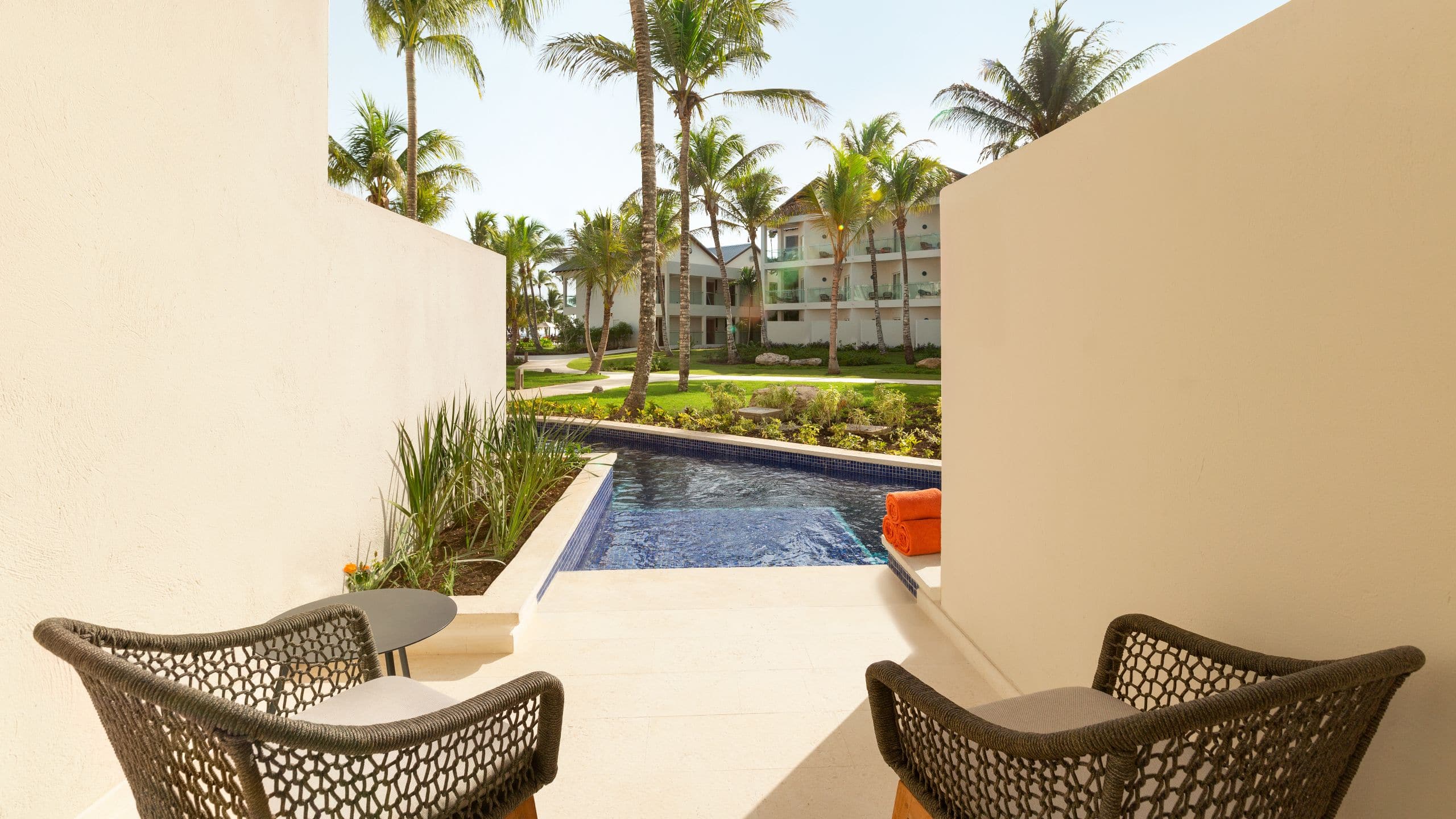 1 von 3 Secrets Bayahibe La Romana Swim Out Garden View King Balcony