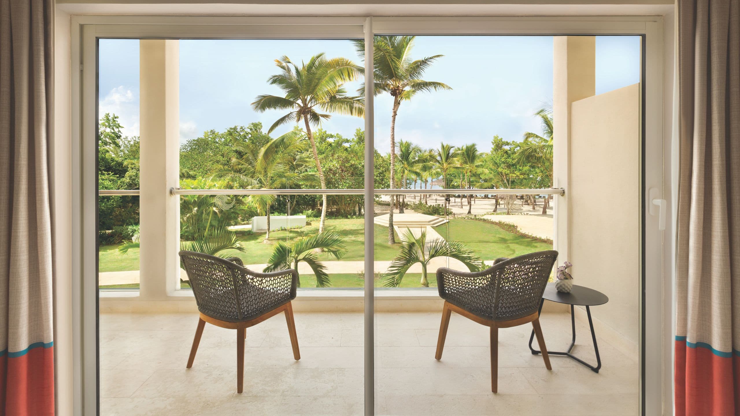 2 von 3 Secrets Bayahibe La Romana Suite Garden View King Balcony