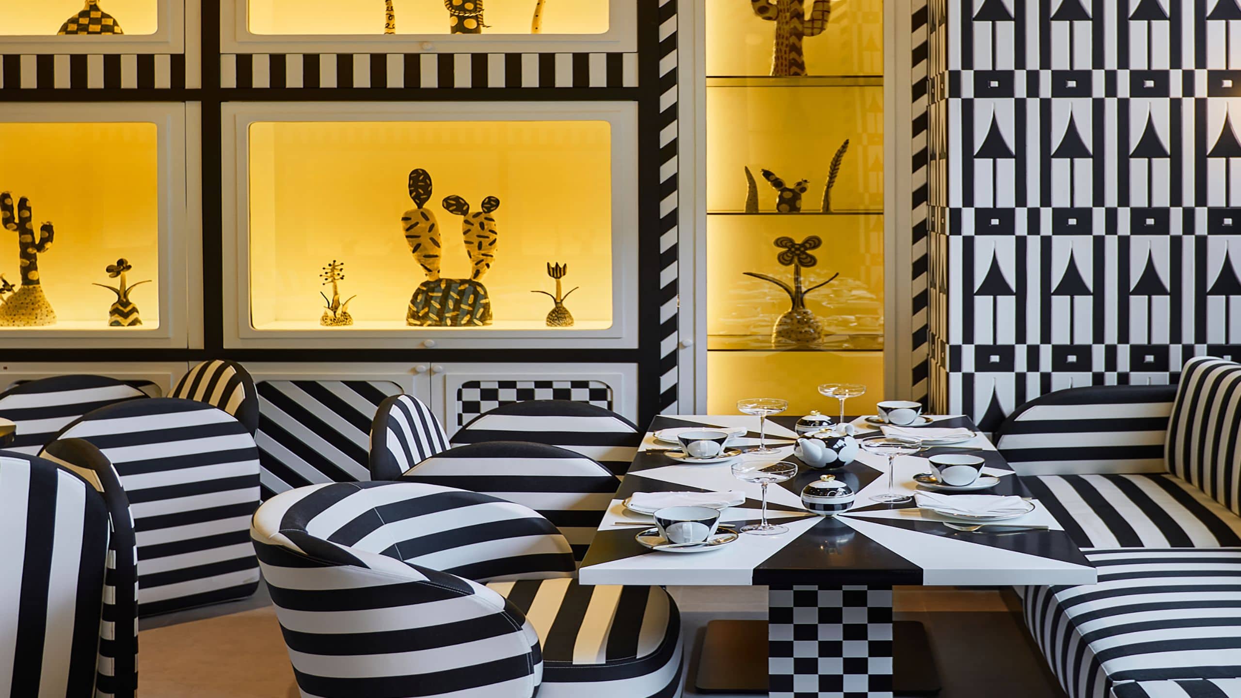 The Standard, Bangkok Tease Seating