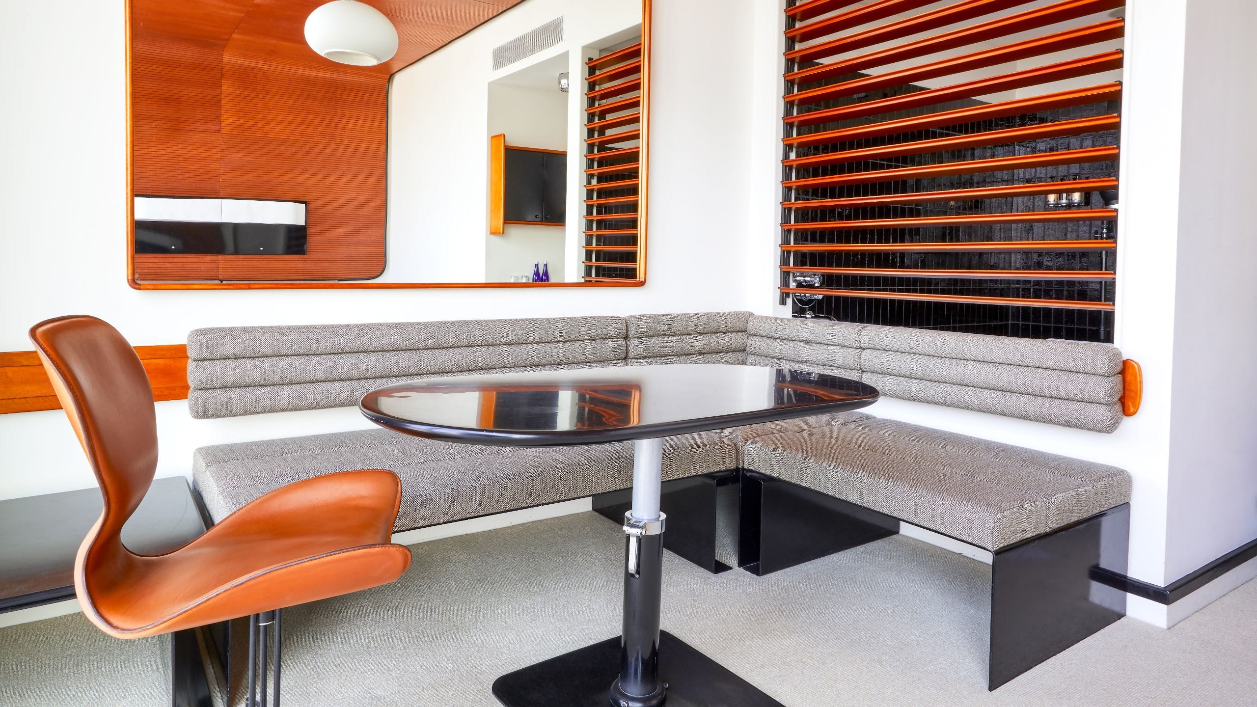 2 de 3 The Standard, High Line Premium King Seating