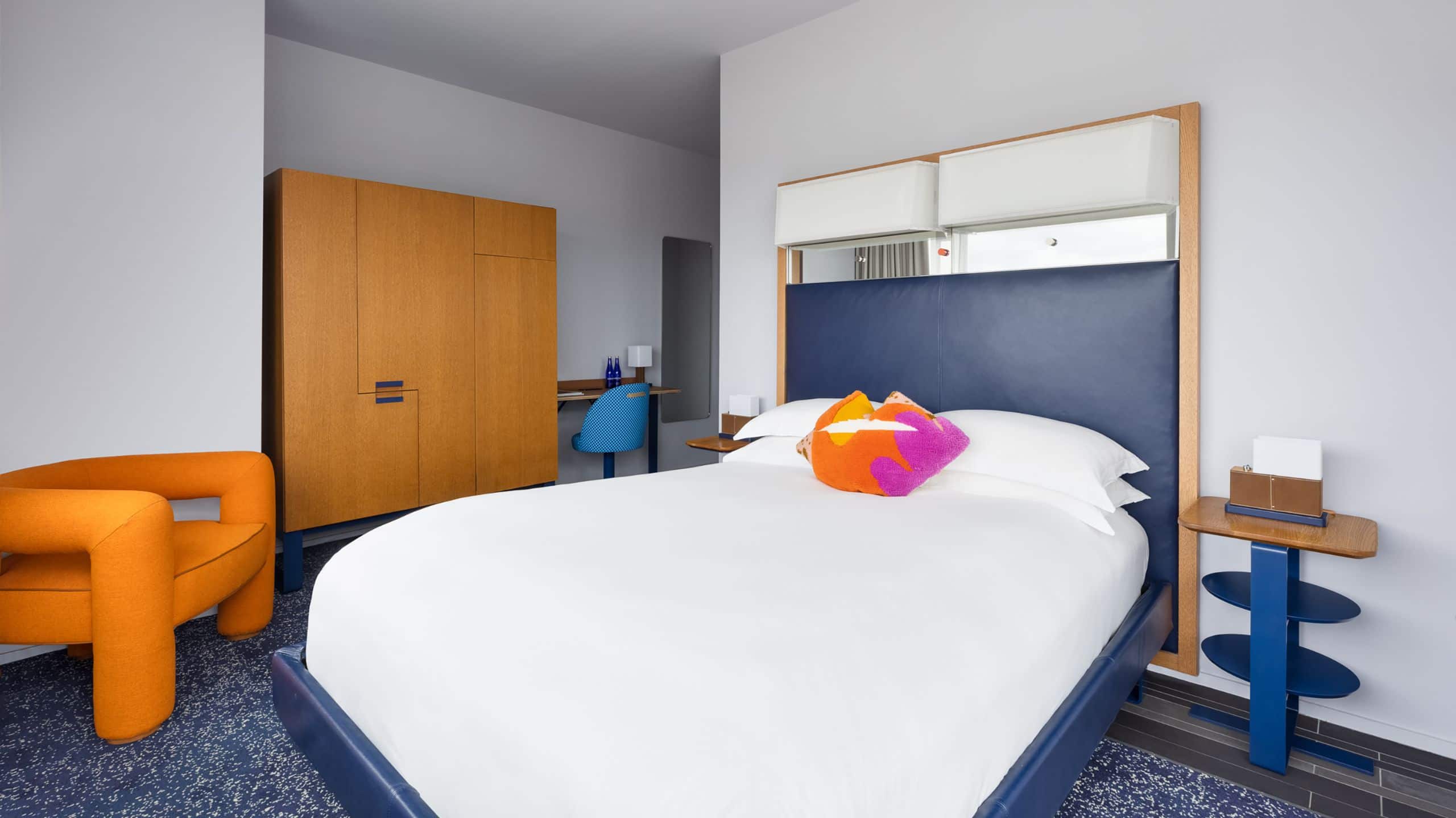 第 1，共 3 The Standard, East Village Queen Accessible Bedroom
