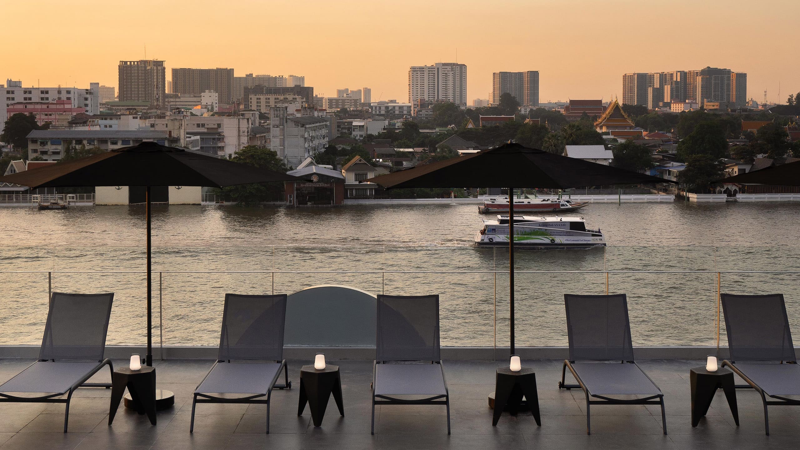 The StandardX, Bangkok Phra Arthit