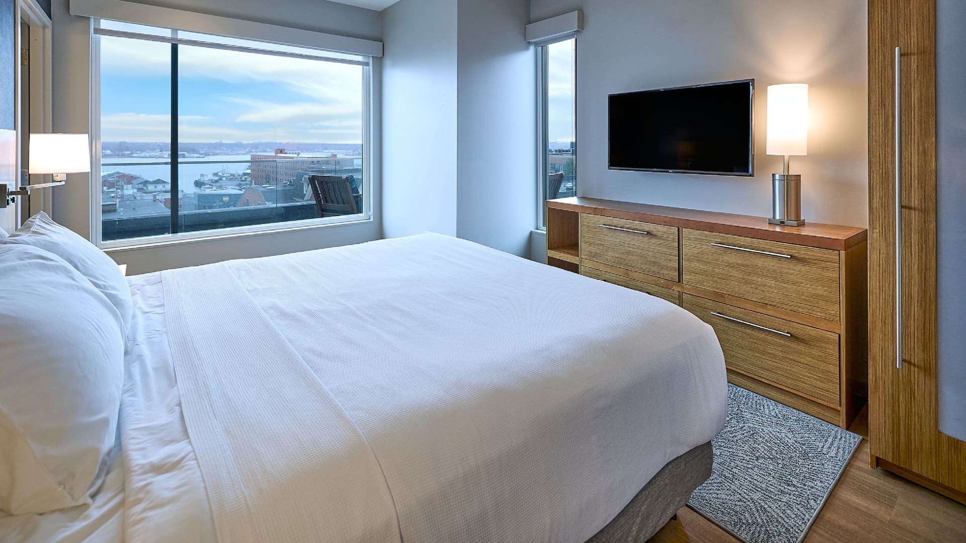 Hyatt Place Portland Downtown-Old Port Square Pwmzp Guestroom King Bed View
