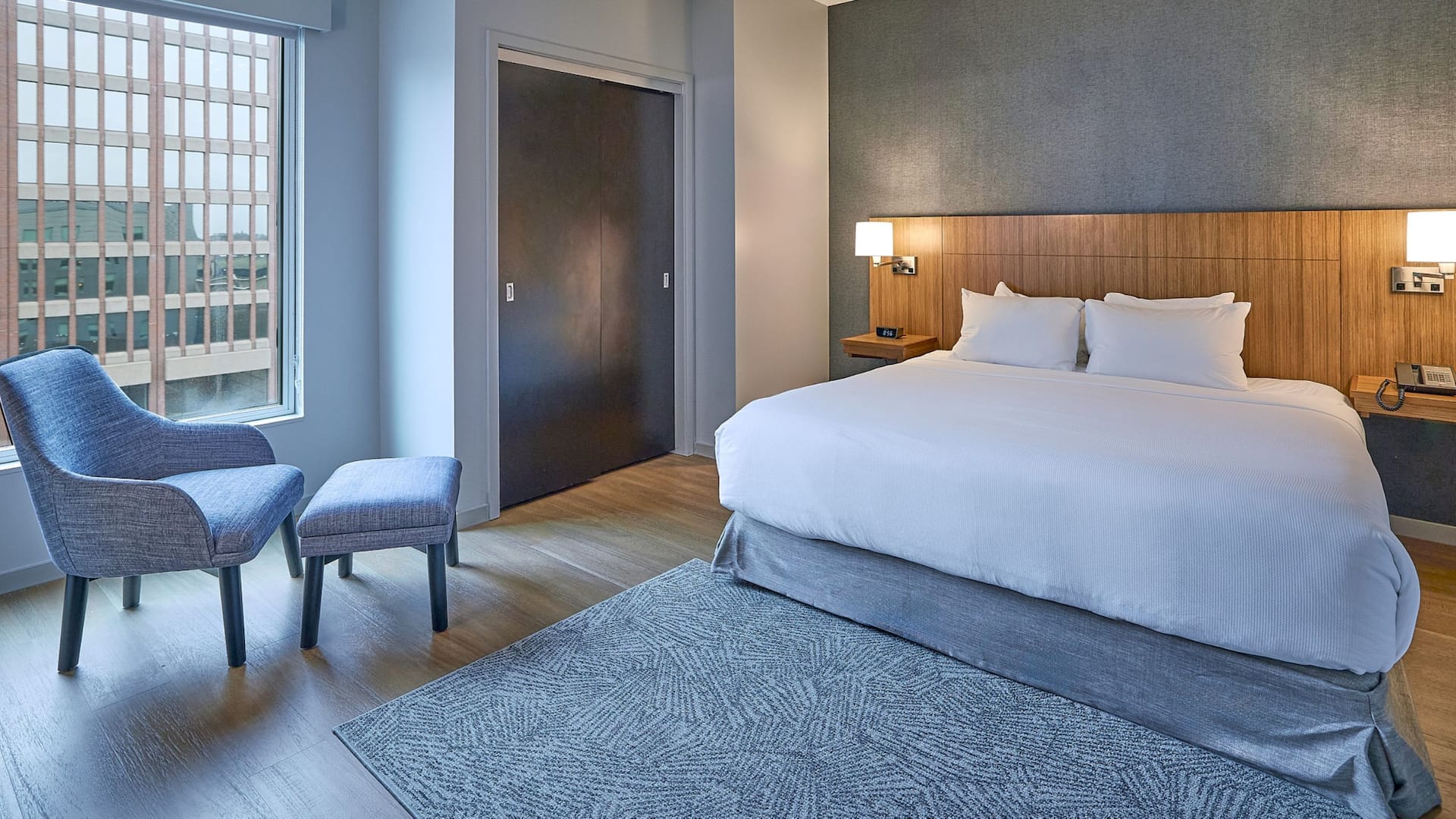 Hyatt Place Portland Downtown-Old Port Square Guestroom King View Chairs