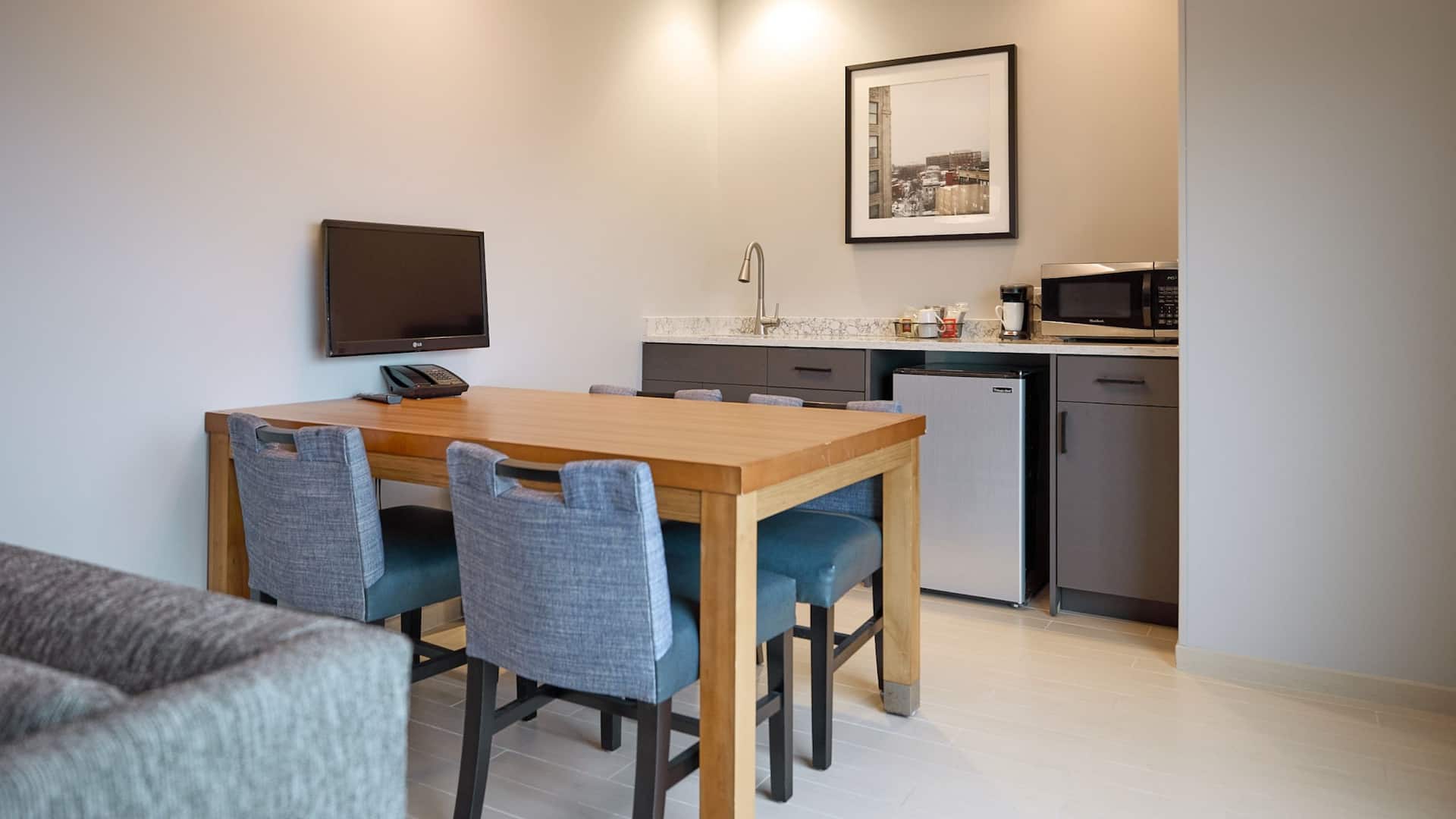 Hyatt Place Portland Downtown-Old Port Square Guestroom Kitchen Area
