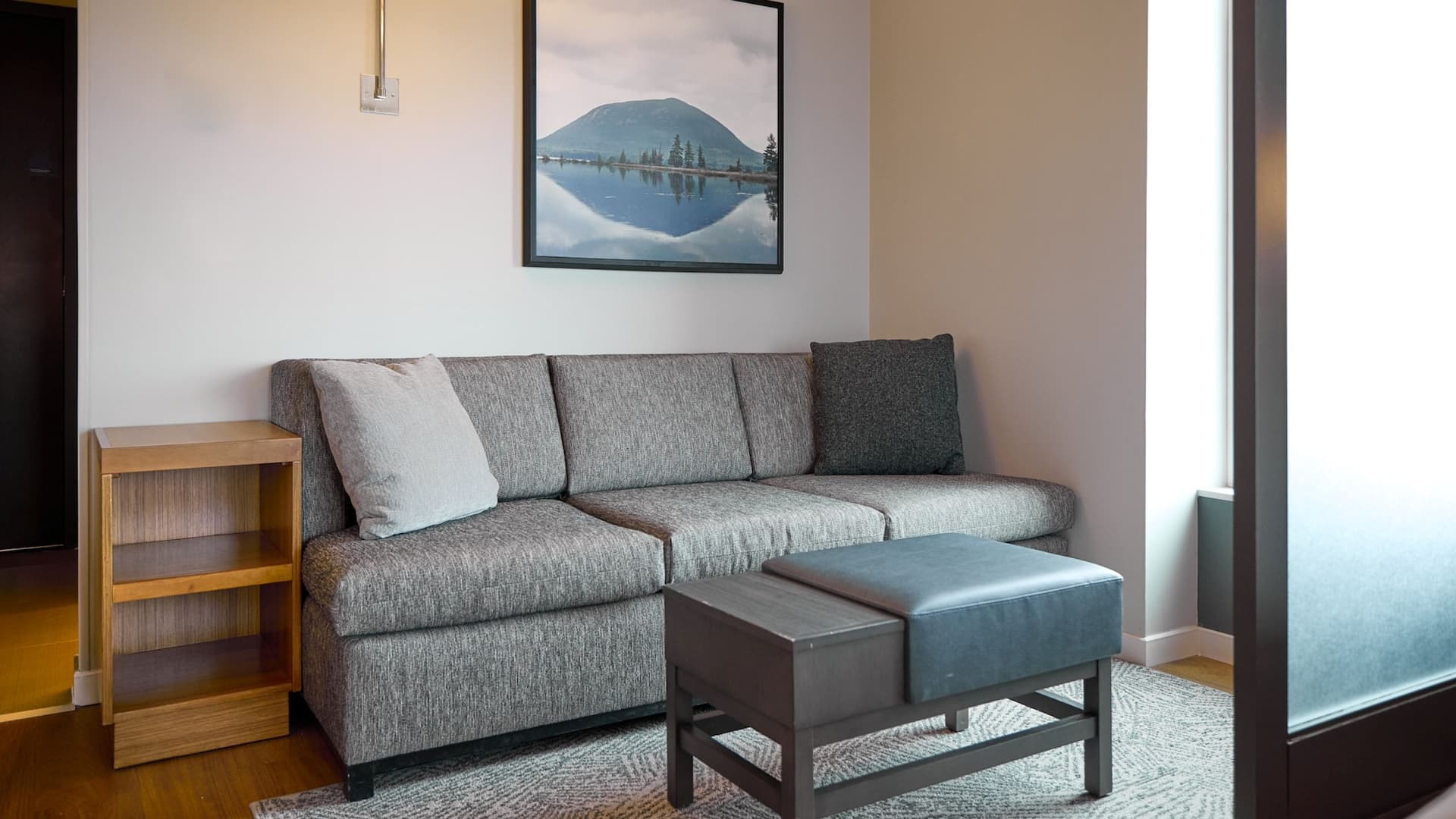 Hyatt Place Portland Downtown-Old Port Square Pwmzp Guestroom Seating Area