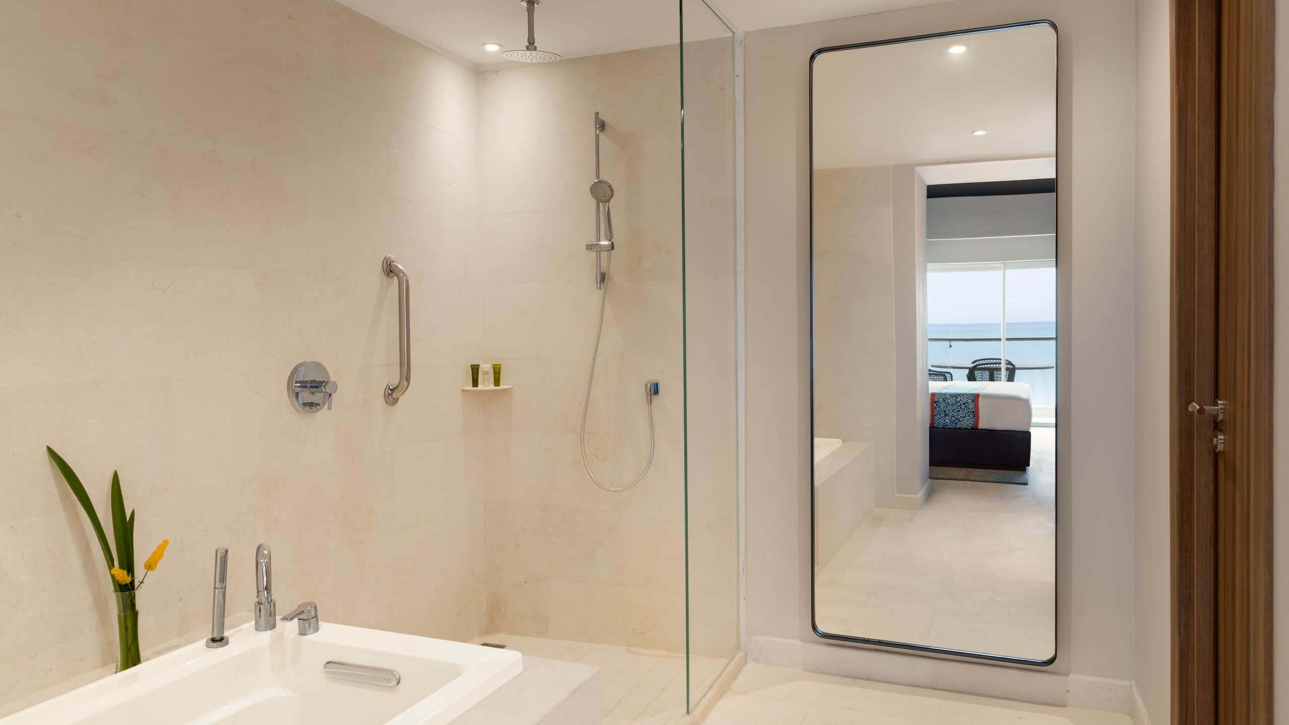 2/2 Dreams La Romana Suite Oceanfront King Bathroom