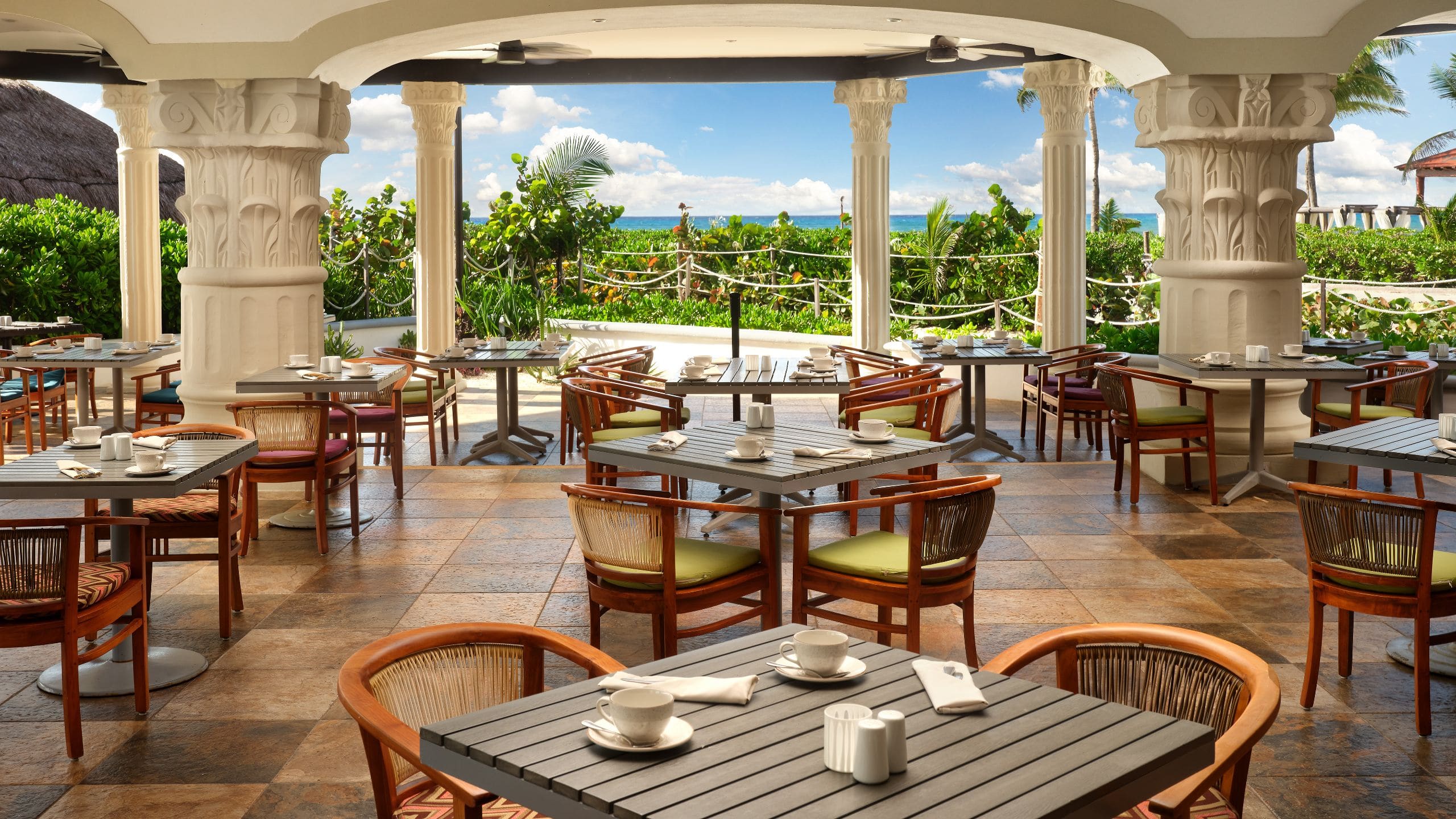 Hyatt Vivid Playa del Carmen Pelicanos Restaurant