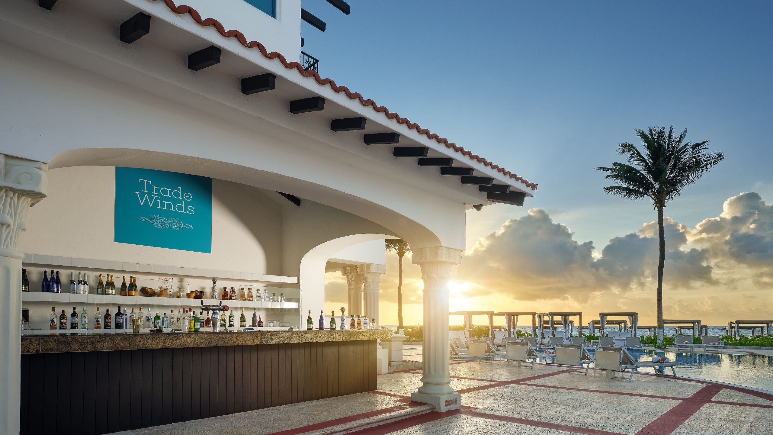 Hyatt Vivid Playa del Carmen Tradewinds Bar