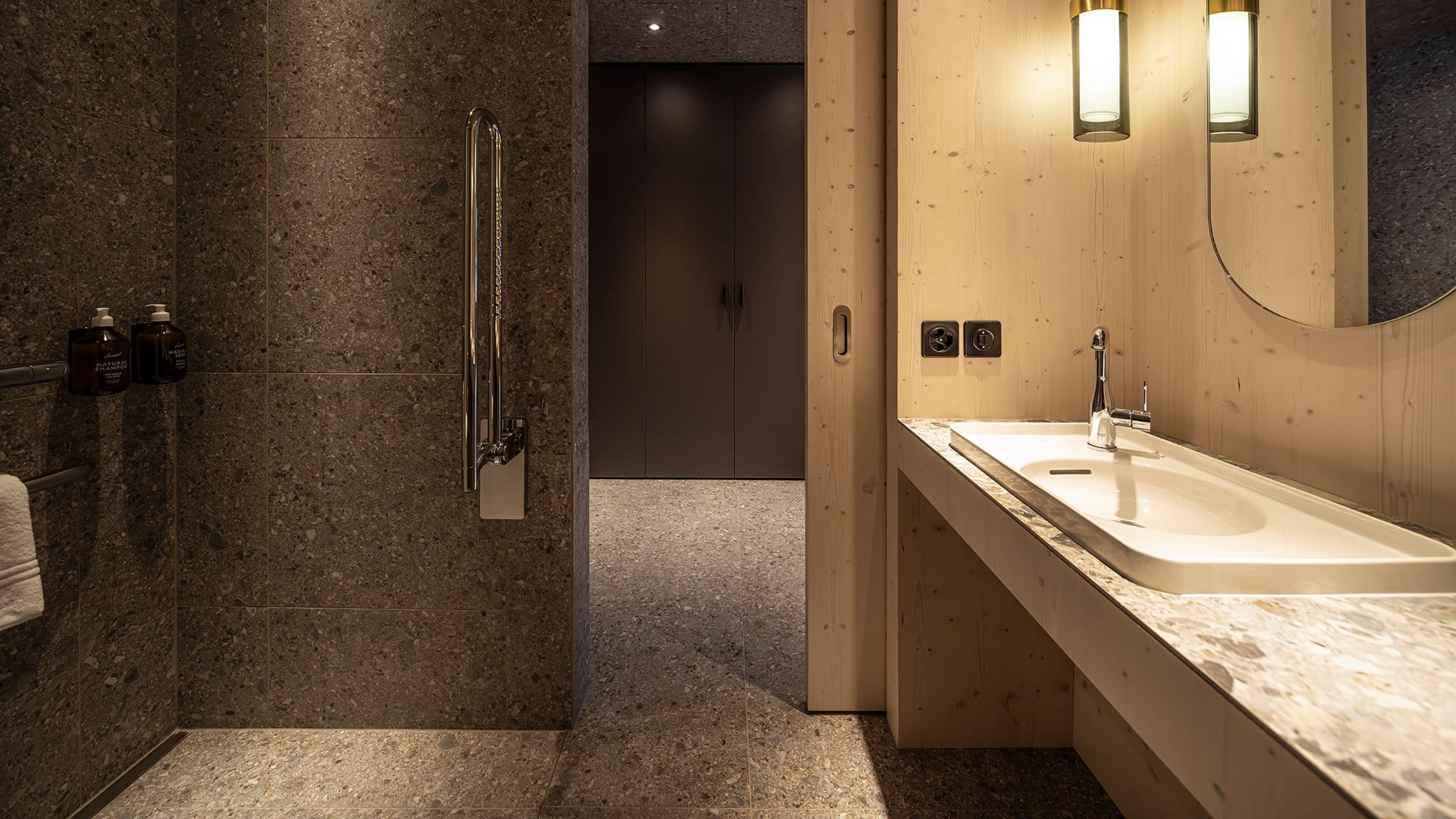 Me and All Hotel Flims One King Bed Studio Bathroom