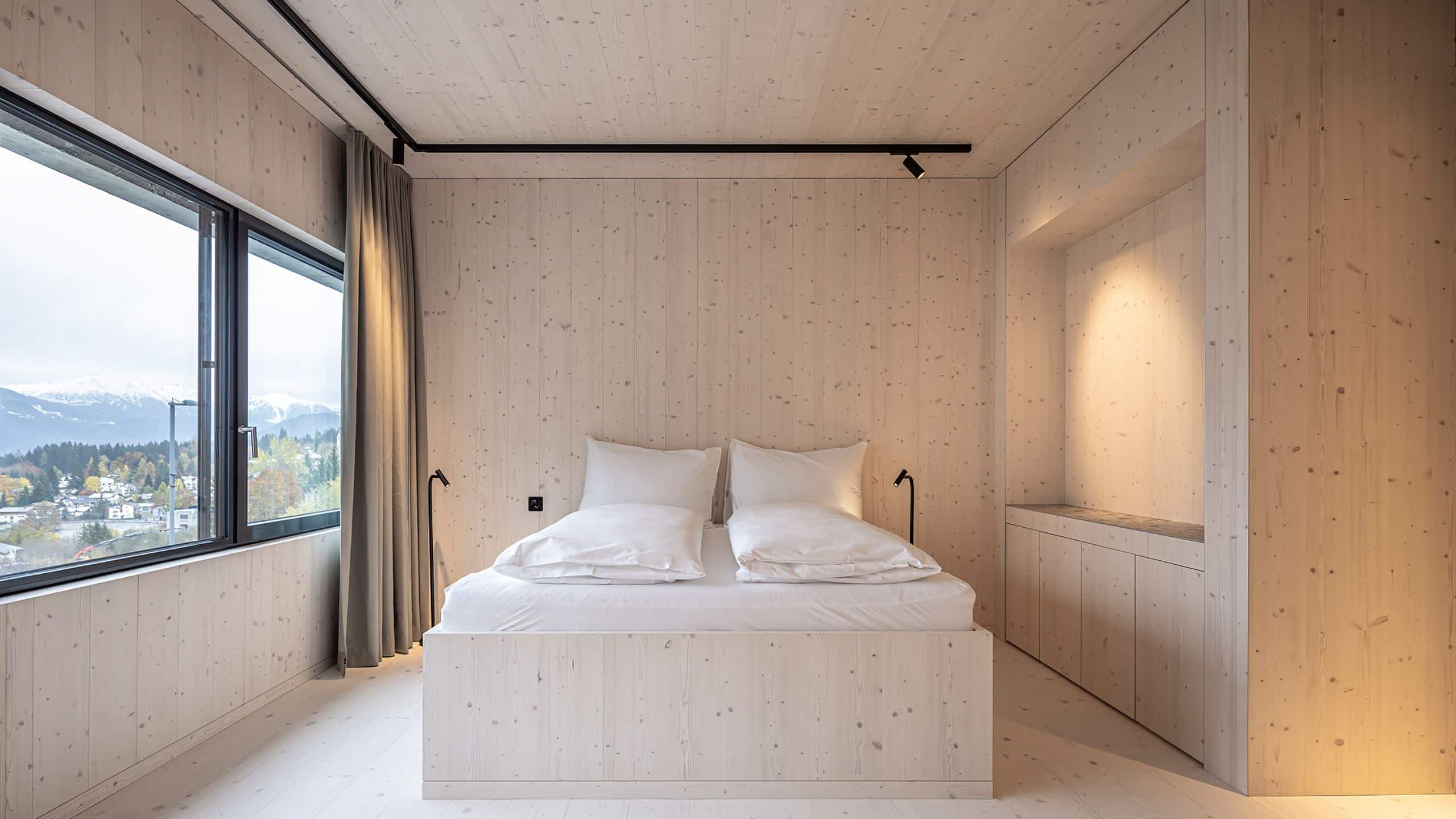 Me and All Hotel Flims One King Bed Studio Bed