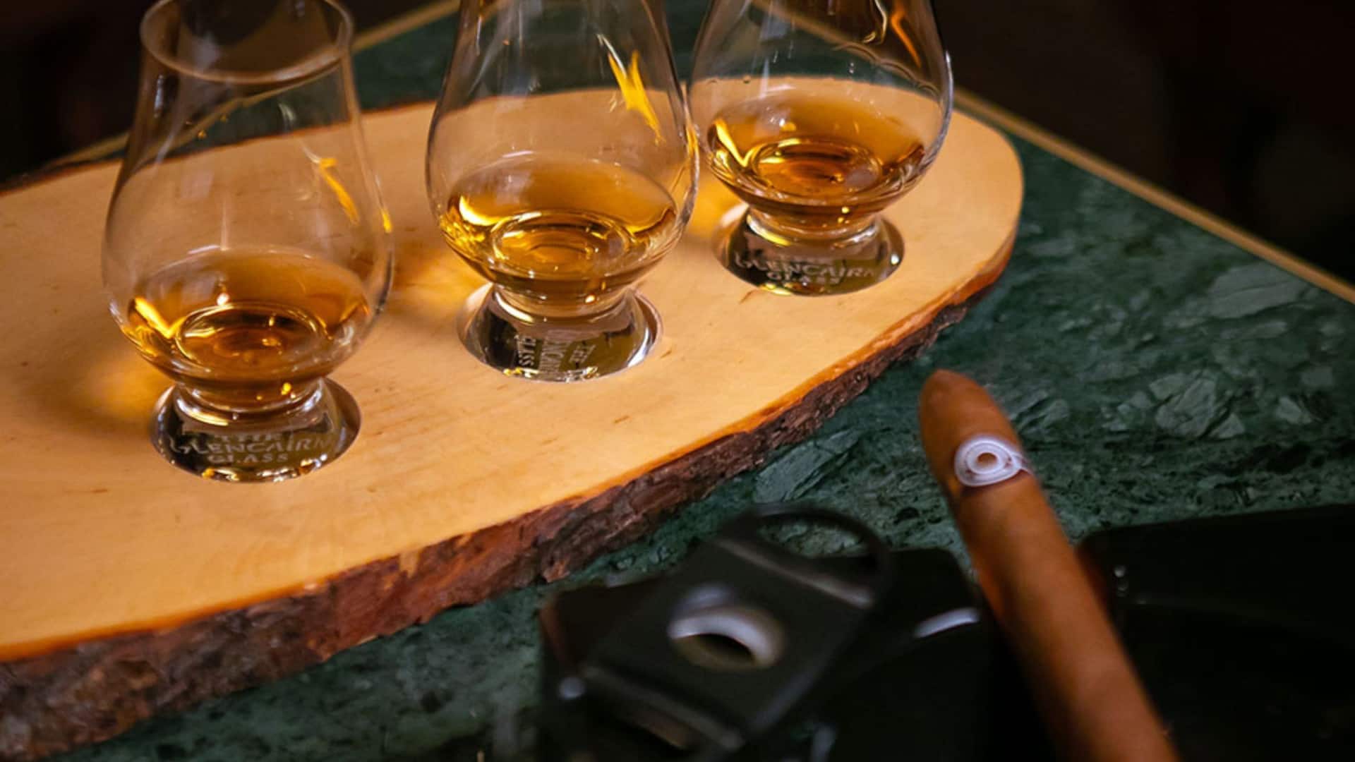 Grand Hyatt Berlin Cigar Whisky Flight