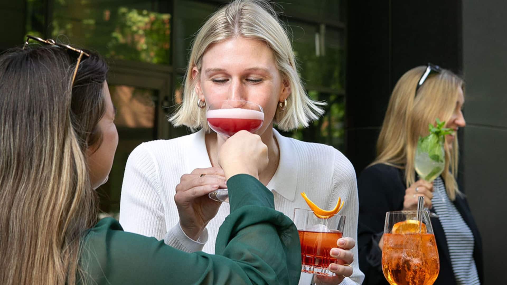 Grand Hyatt Berlin Vox Summer Terrace Beverage