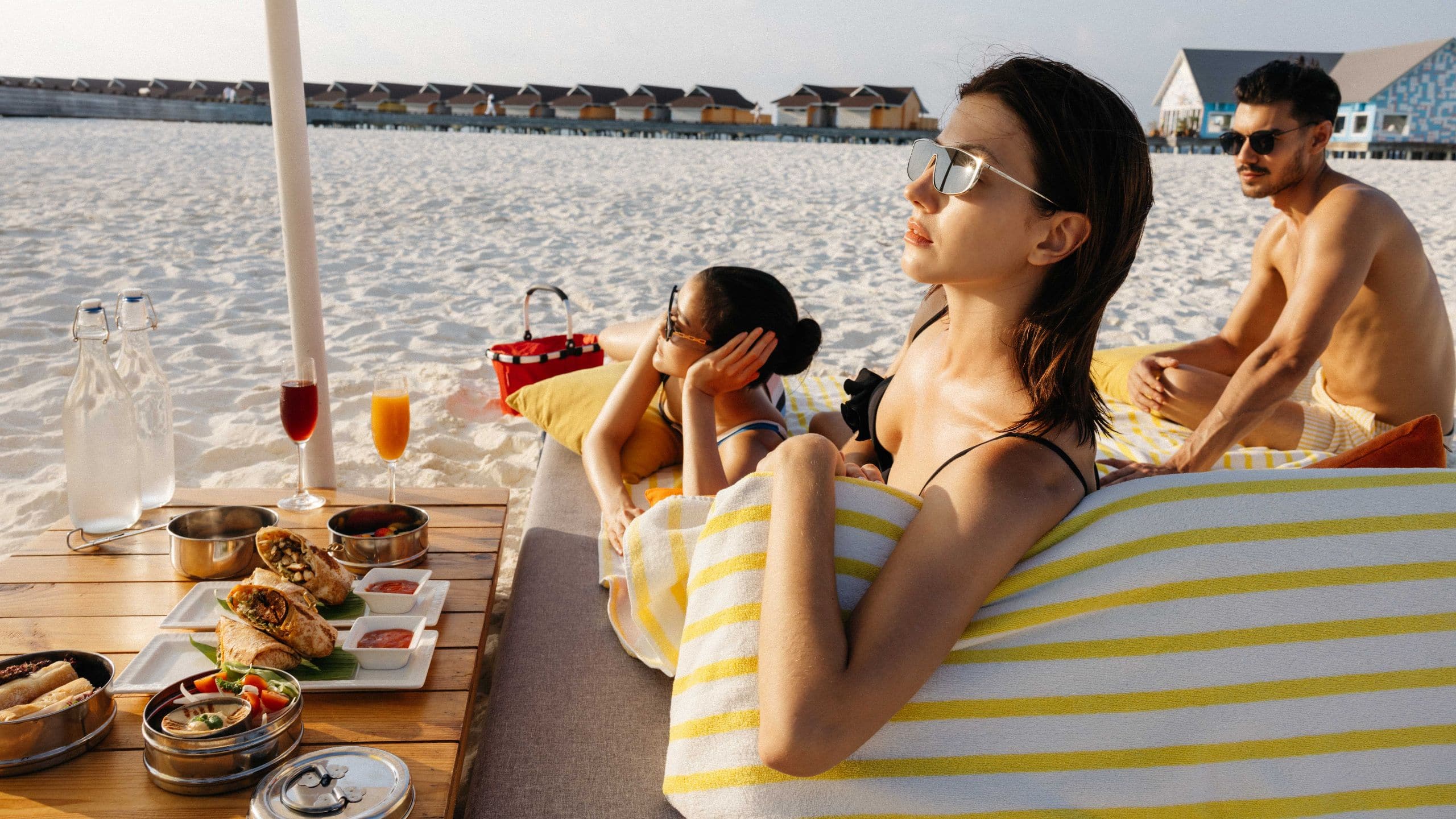 The Standard, Maldives Lifestyle Beach Lounging