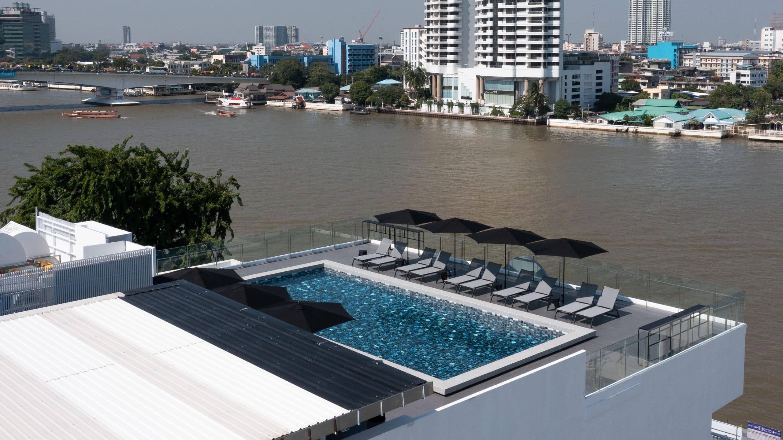 The StandardX, Bangkok Phra Arthit Pool View