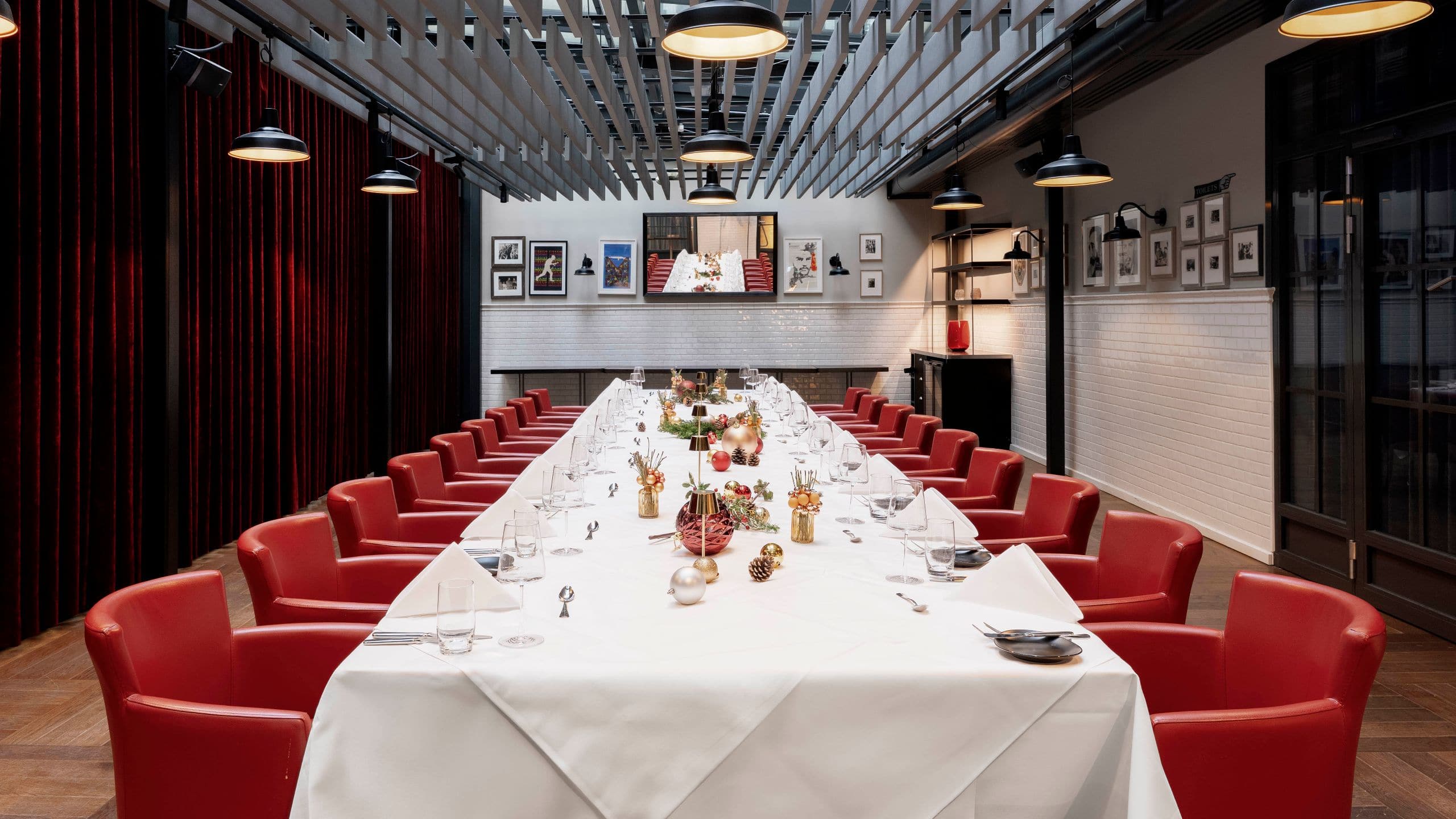 The Wellem Winter Garden Long Table Setup