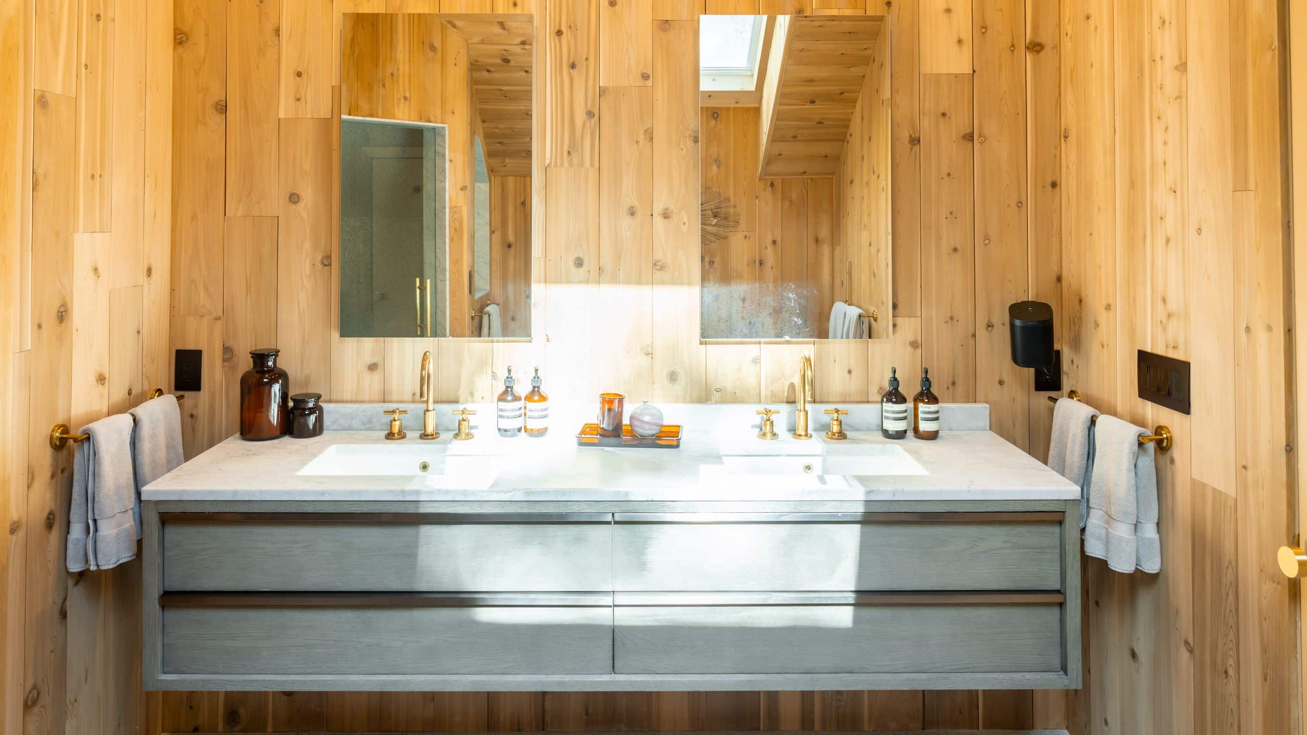 5 de 7 Vail Residences at Cascade Village Double Vanity Sink Bathroom