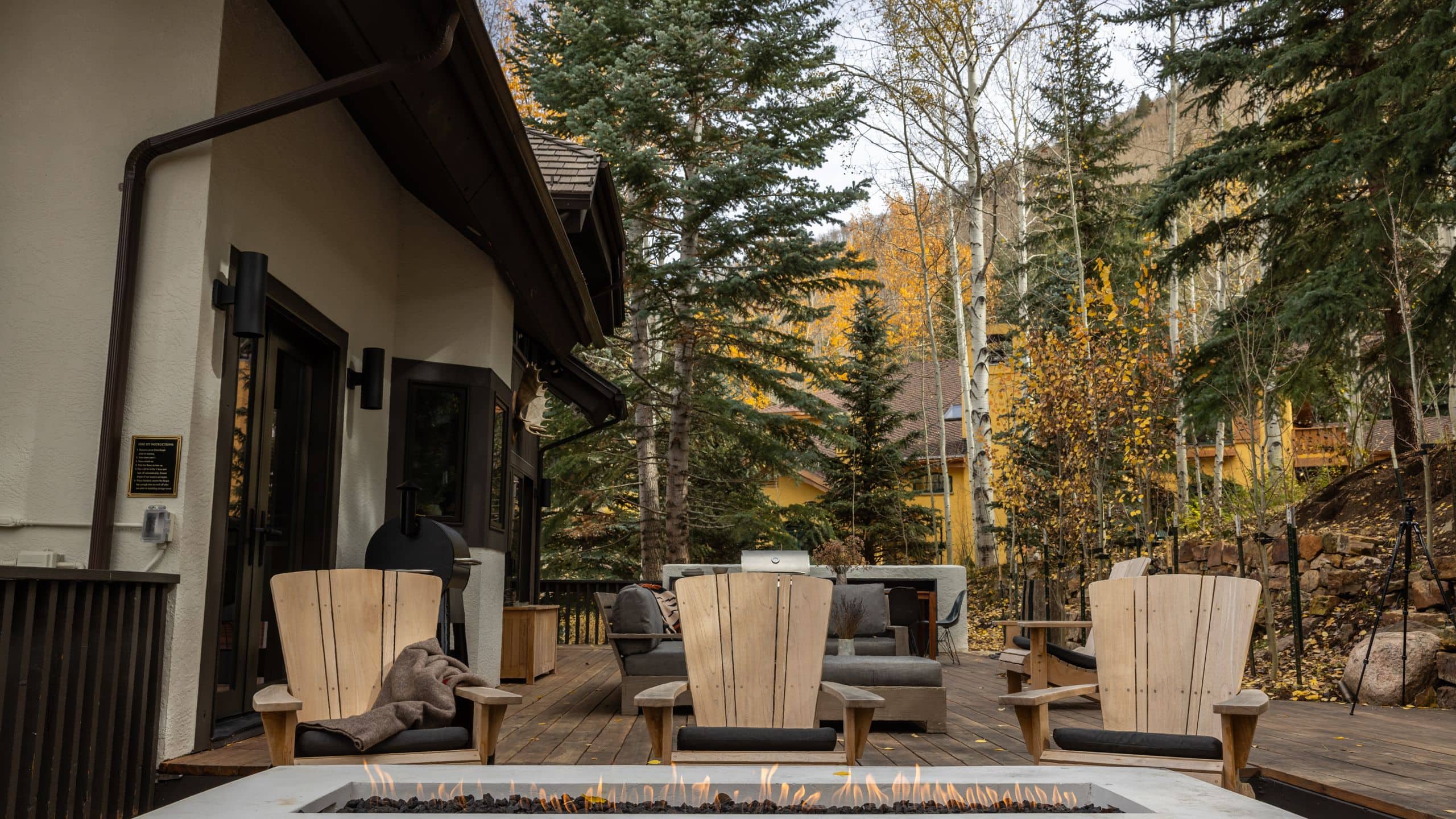 6 de 7 Vail Residences at Cascade Village Fireplace Seating