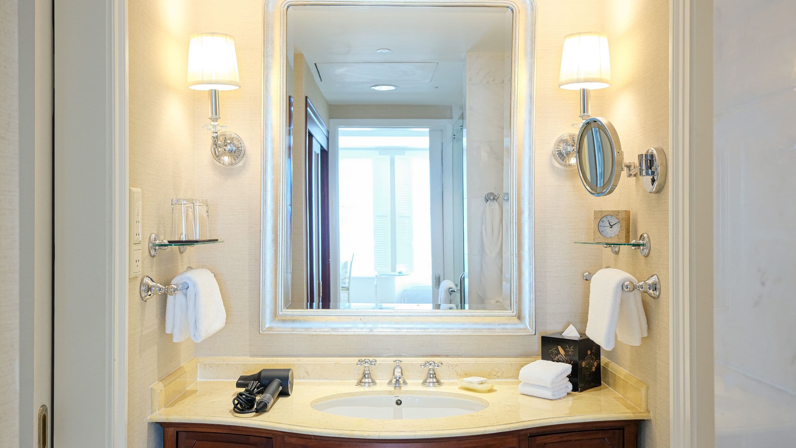 5/5 Park Hyatt Saigon Bathroom Standard Rooms