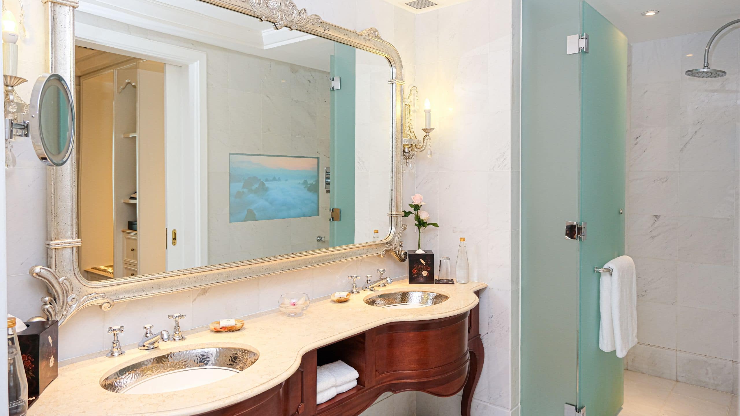 3/5 Park Hyatt Saigon Bathroom Presidential Suite