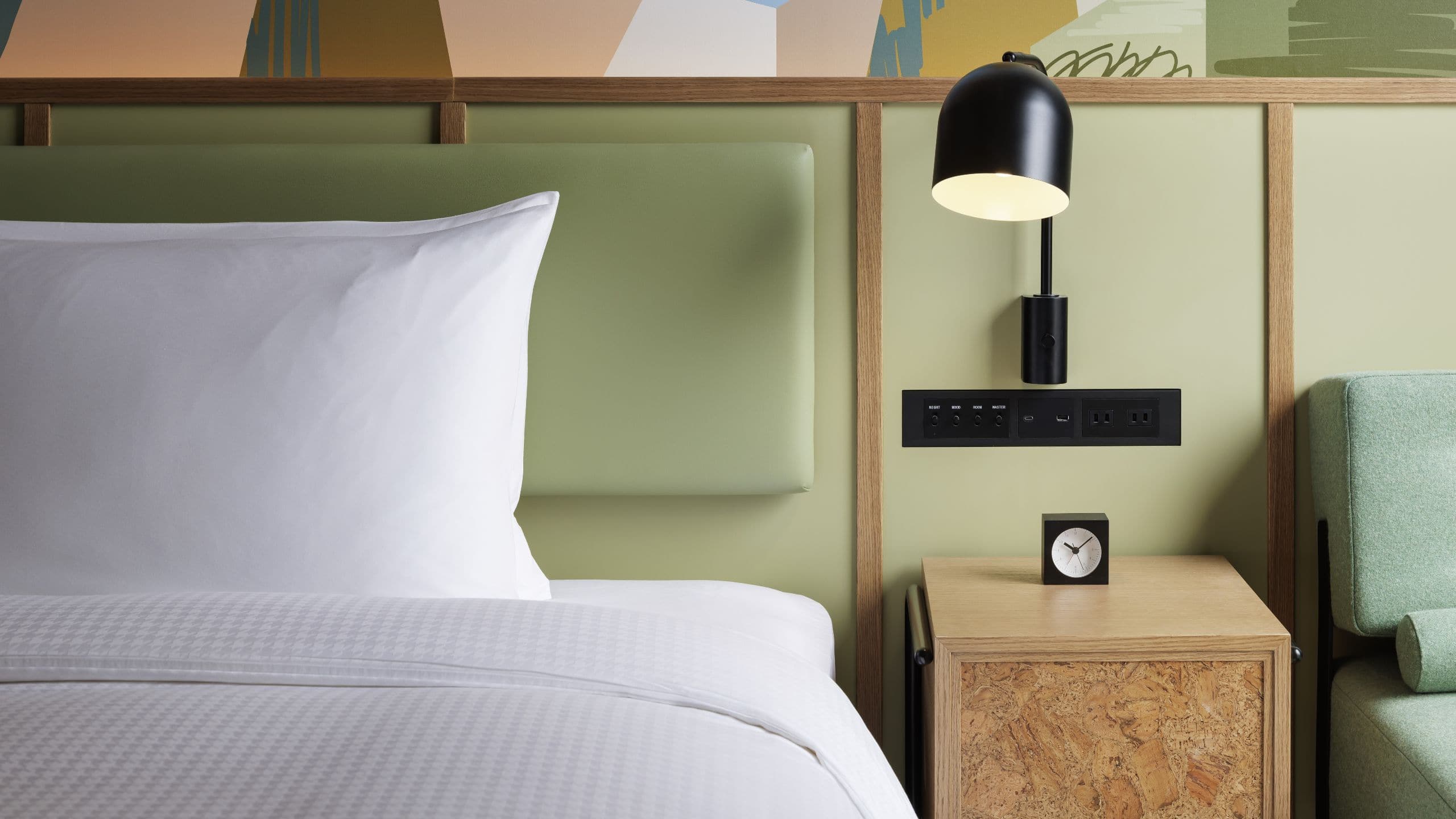 Caption by Hyatt Kabutocho Tokyo King Bed Reading Light