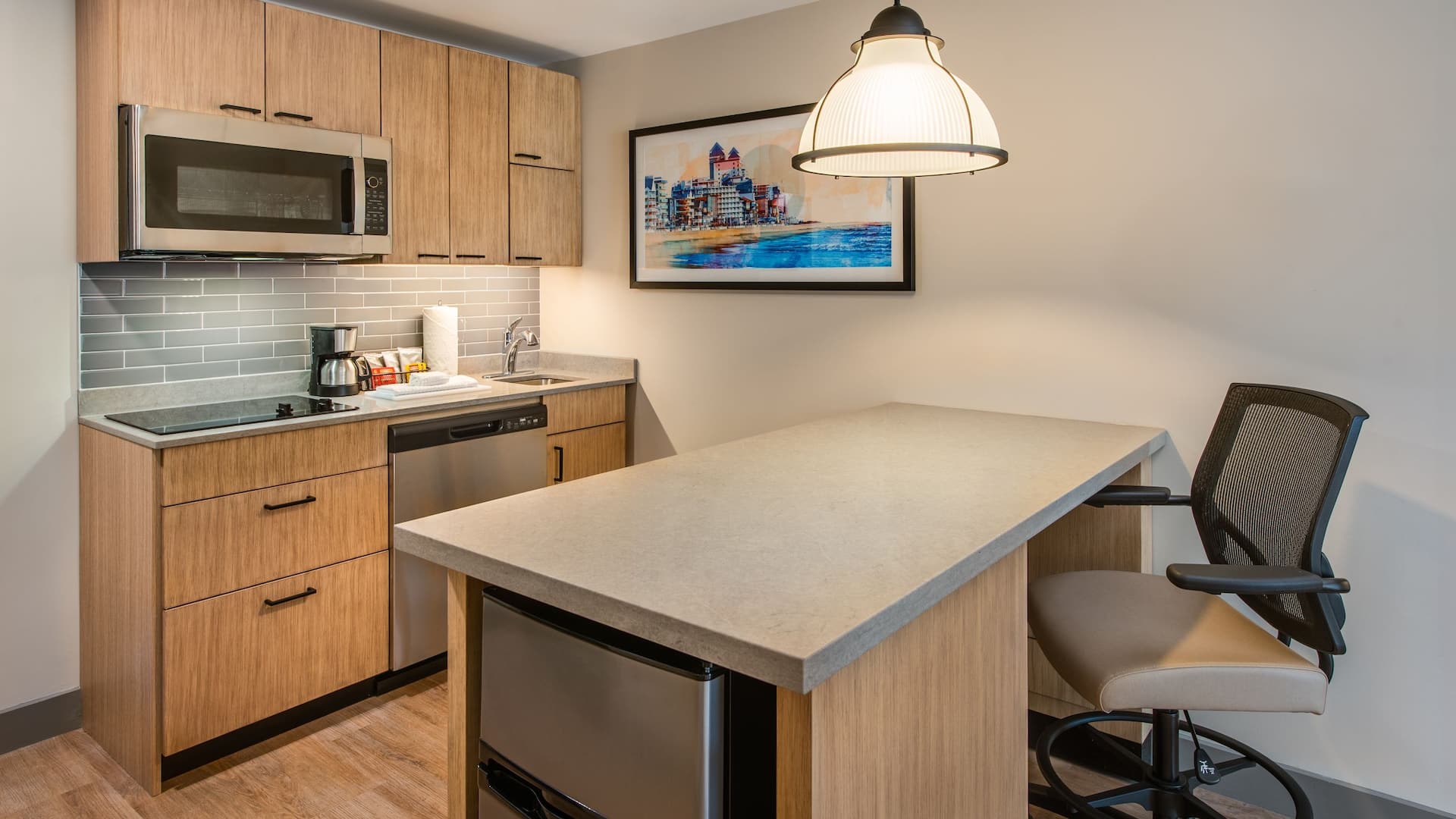 第 2，共 4 Hyatt Place Ocean City / Oceanfront City View Studio Suite Kitchen