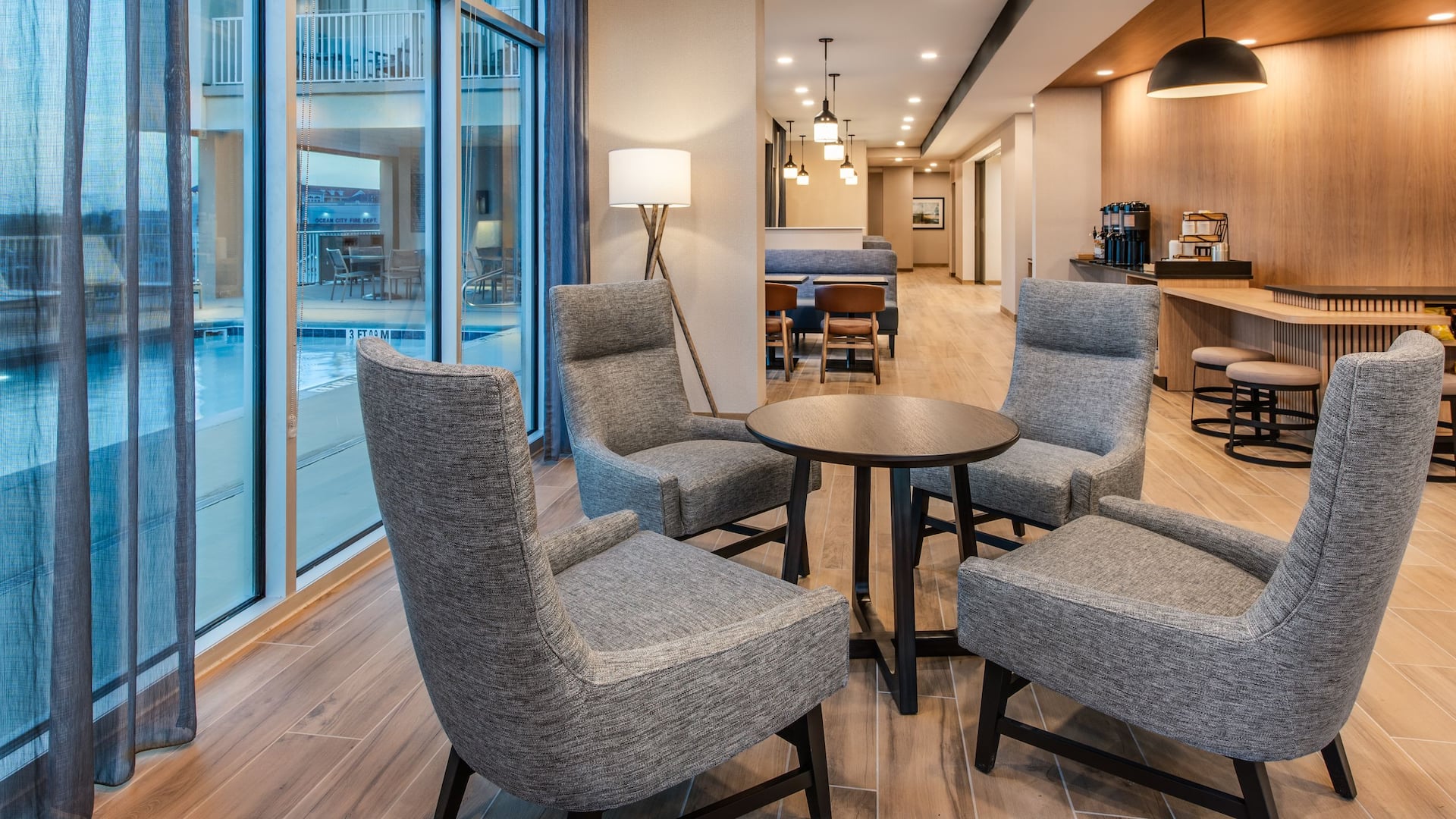 Hyatt Place Ocean City / Oceanfront Lobby Seating With View