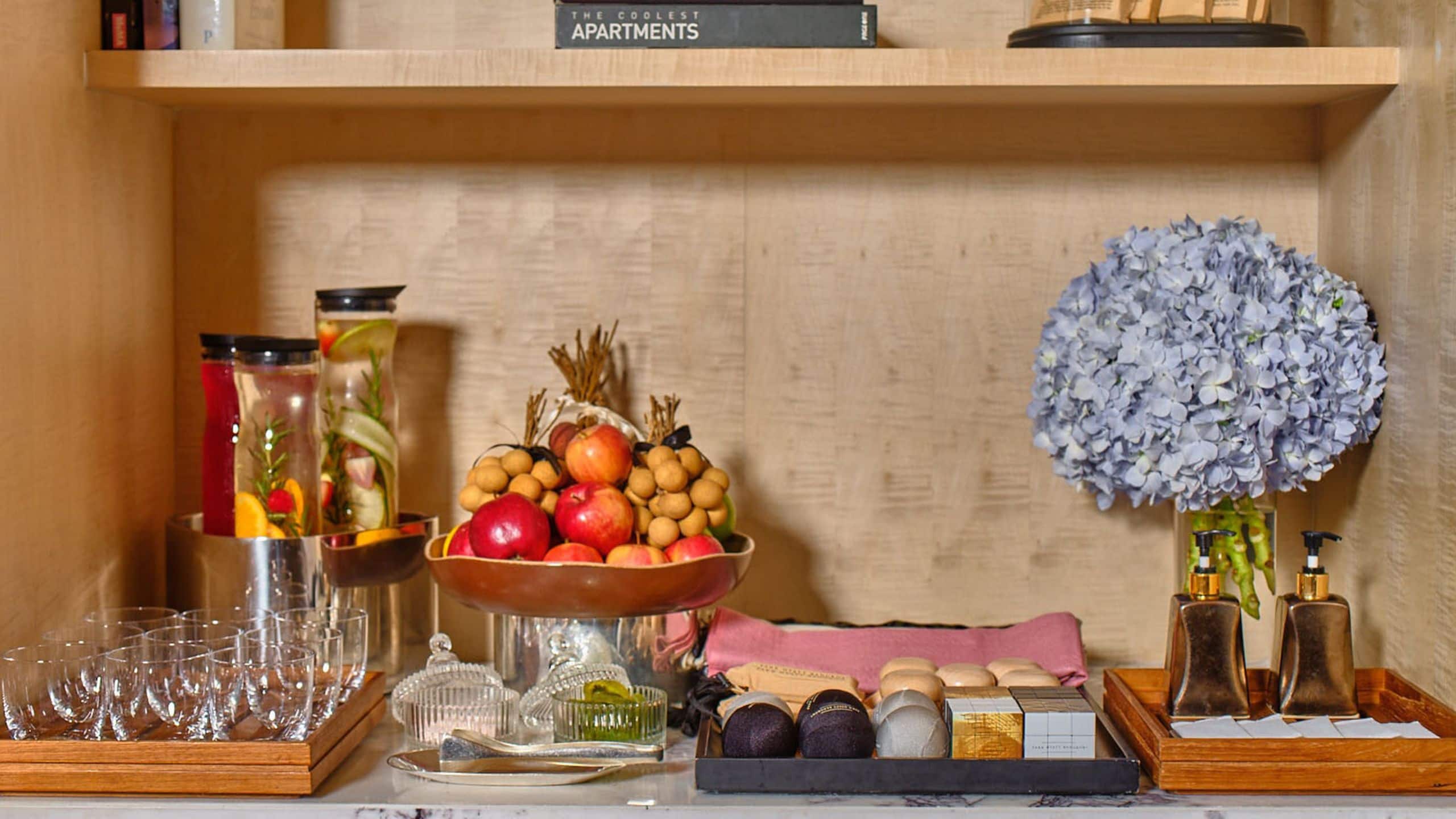 1 จาก 3 Park Hyatt Bangkok Care Station Table Setup