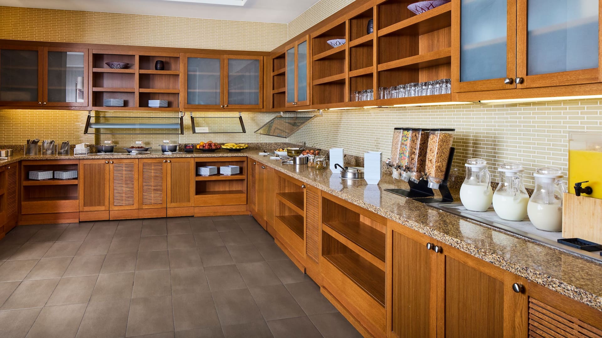 Hyatt Place New York/Yonkers Breakfast Buffet