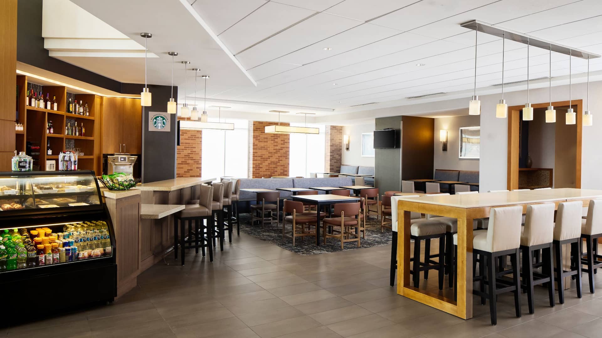 Hyatt Place New York/Yonkers Dining Area Wide